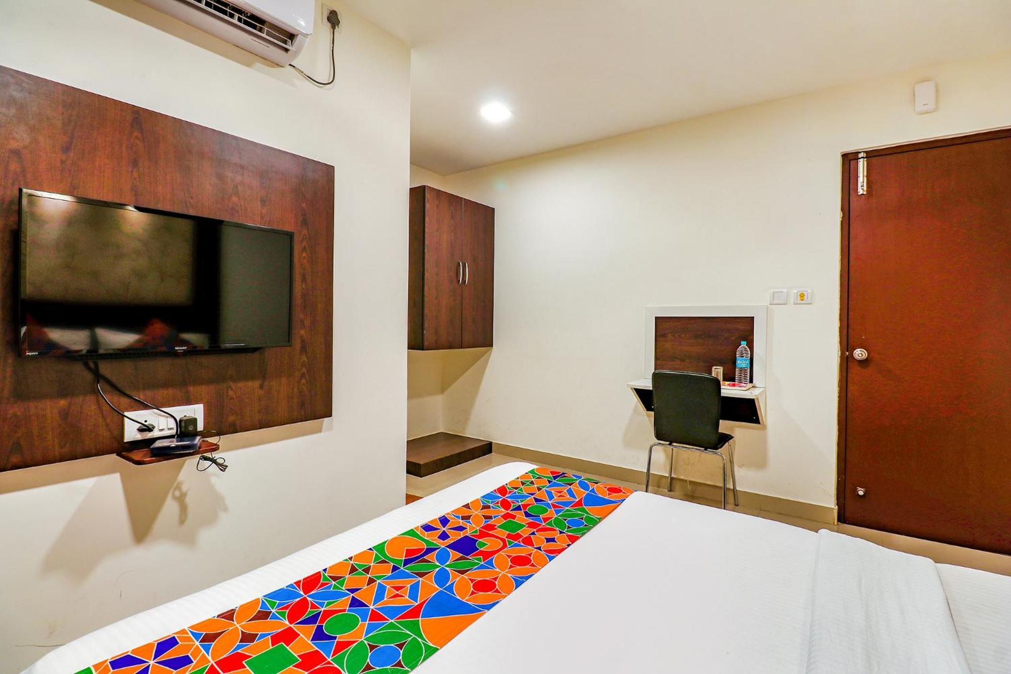 Hotel Fabexpress Sri Sai