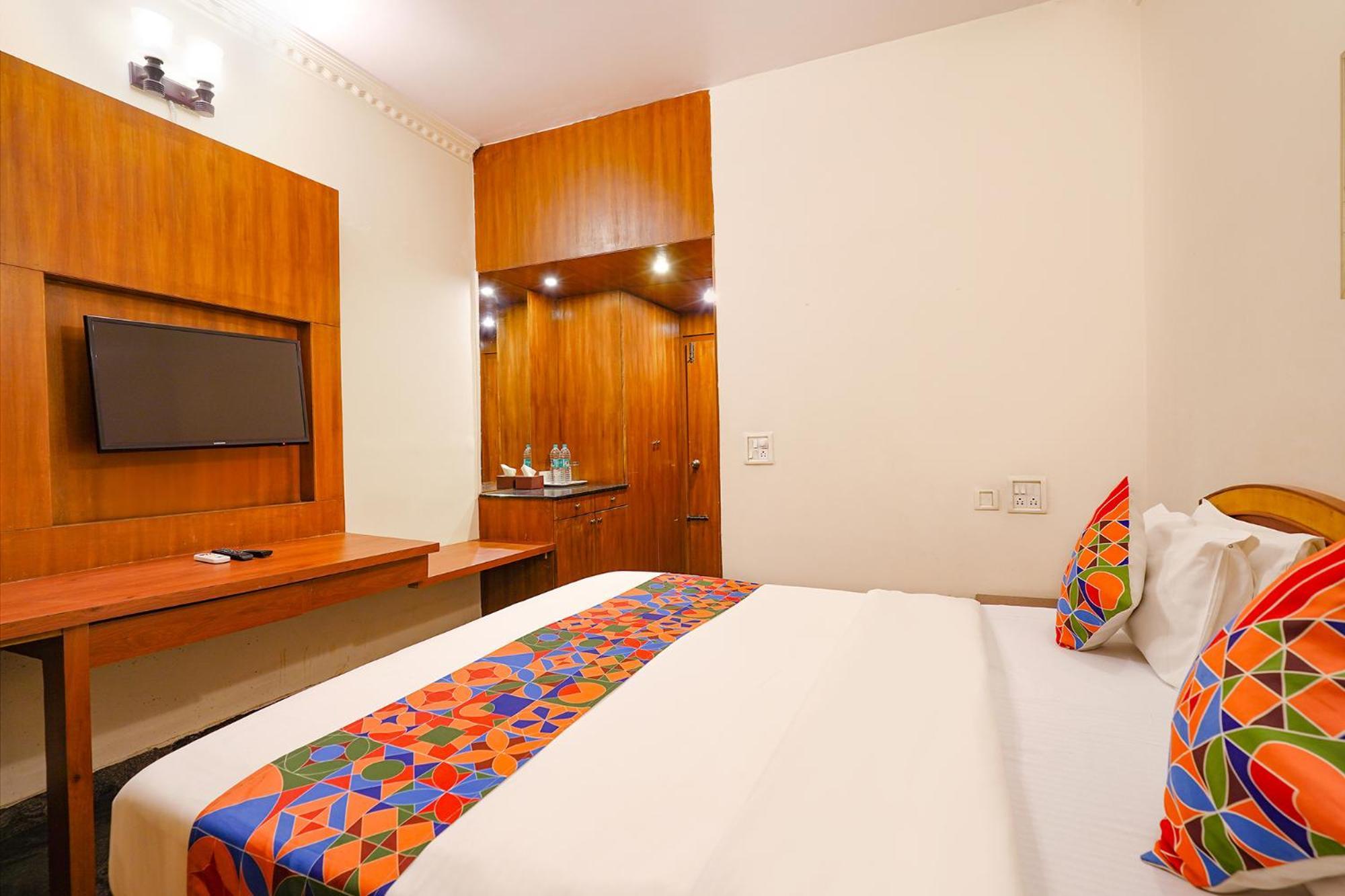 Hotel Fabhotel Spiro Grand