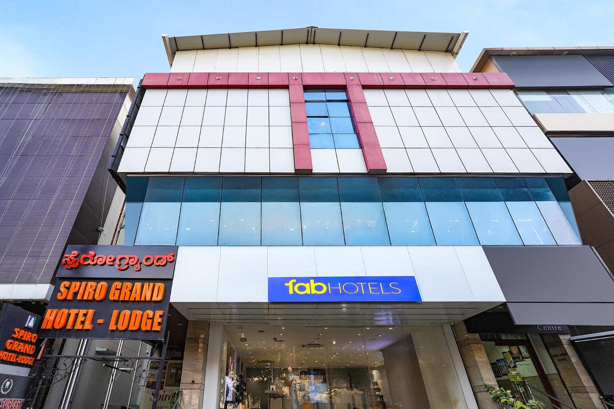 Fabhotel Spiro Grand Hotel