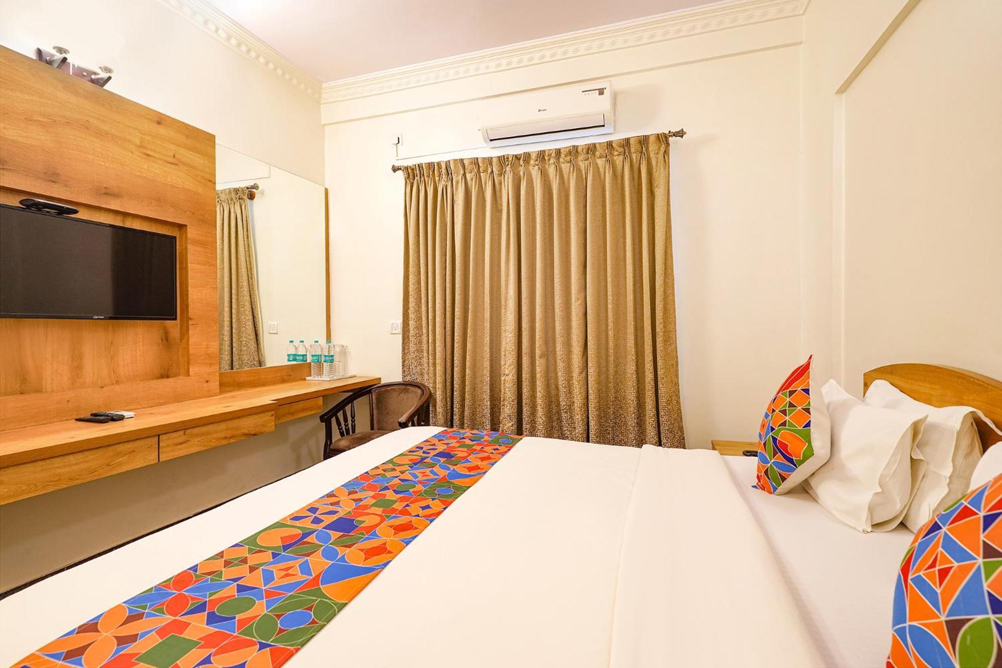 Hotel Fabhotel Spiro Grand