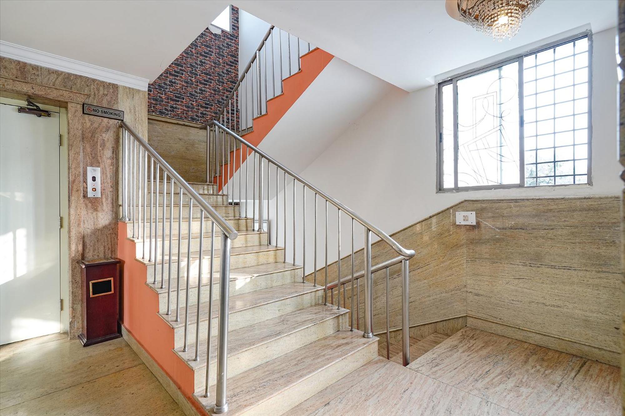 Hotel Fabhotel Spiro Grand