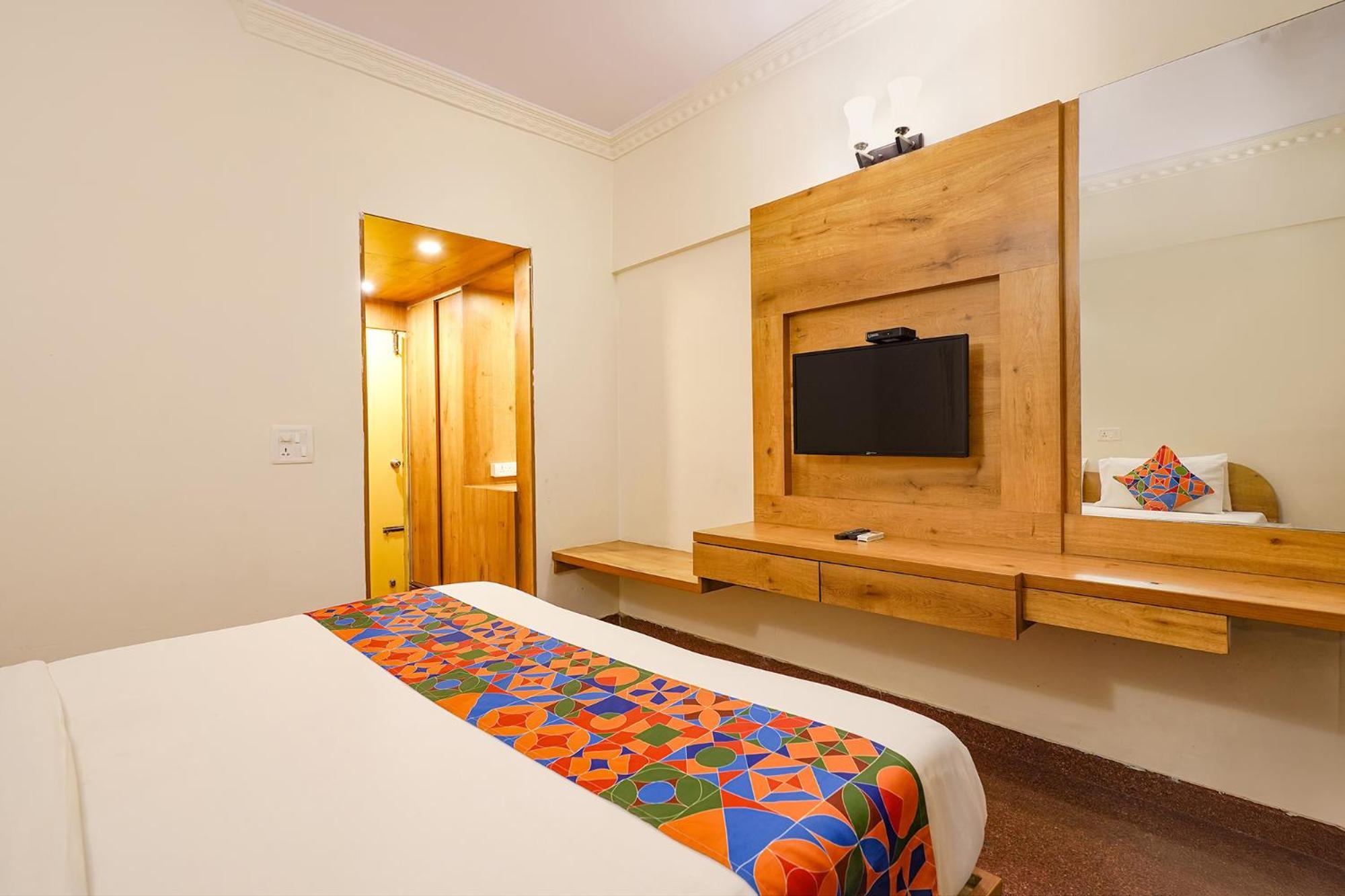 Hotel Fabhotel Spiro Grand