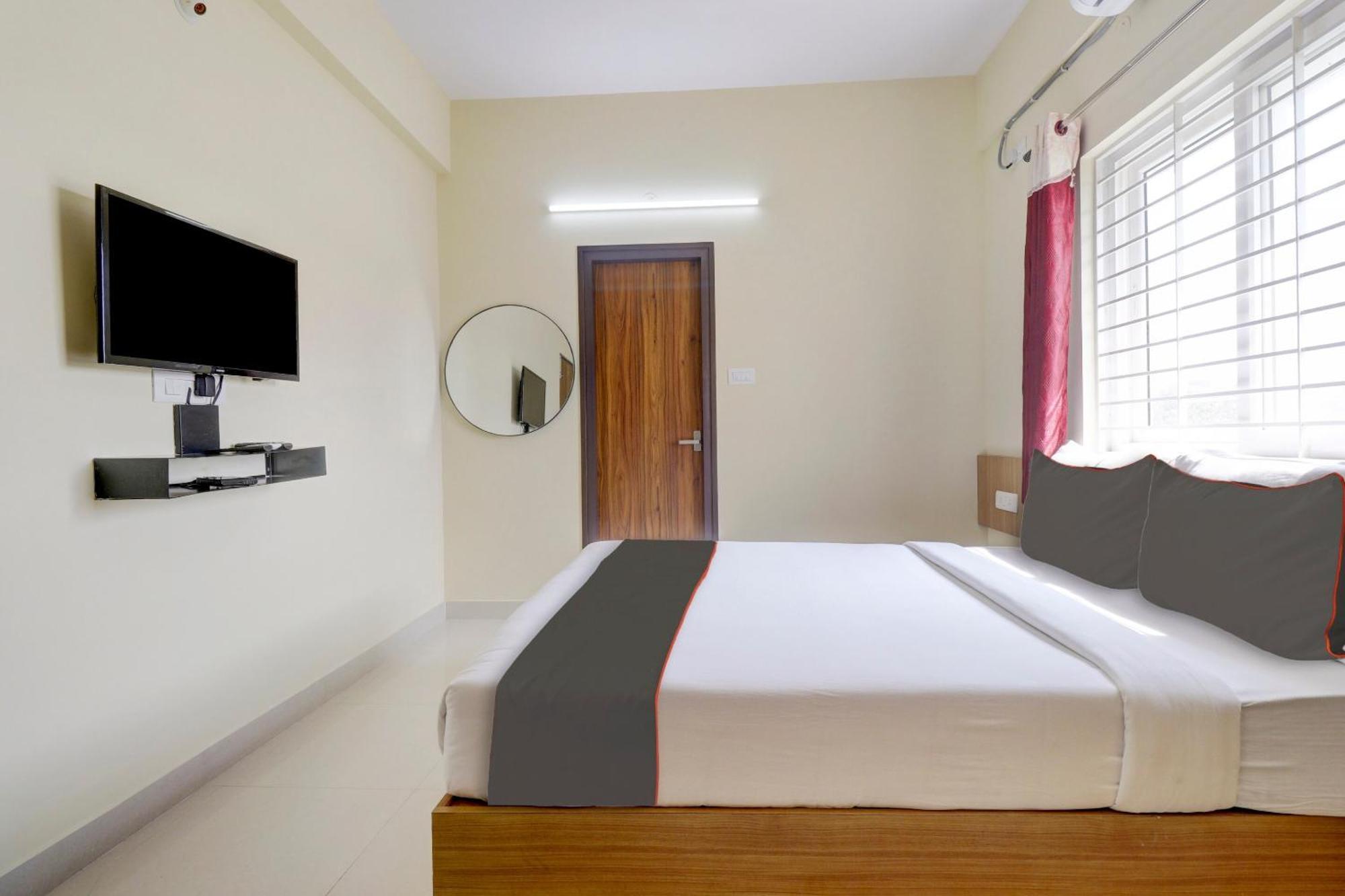 Hotel O Golden Grand 3*