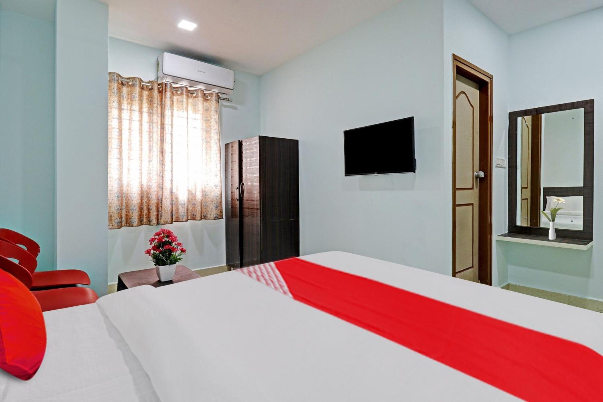 O Karanji Comforts Hotel 3*