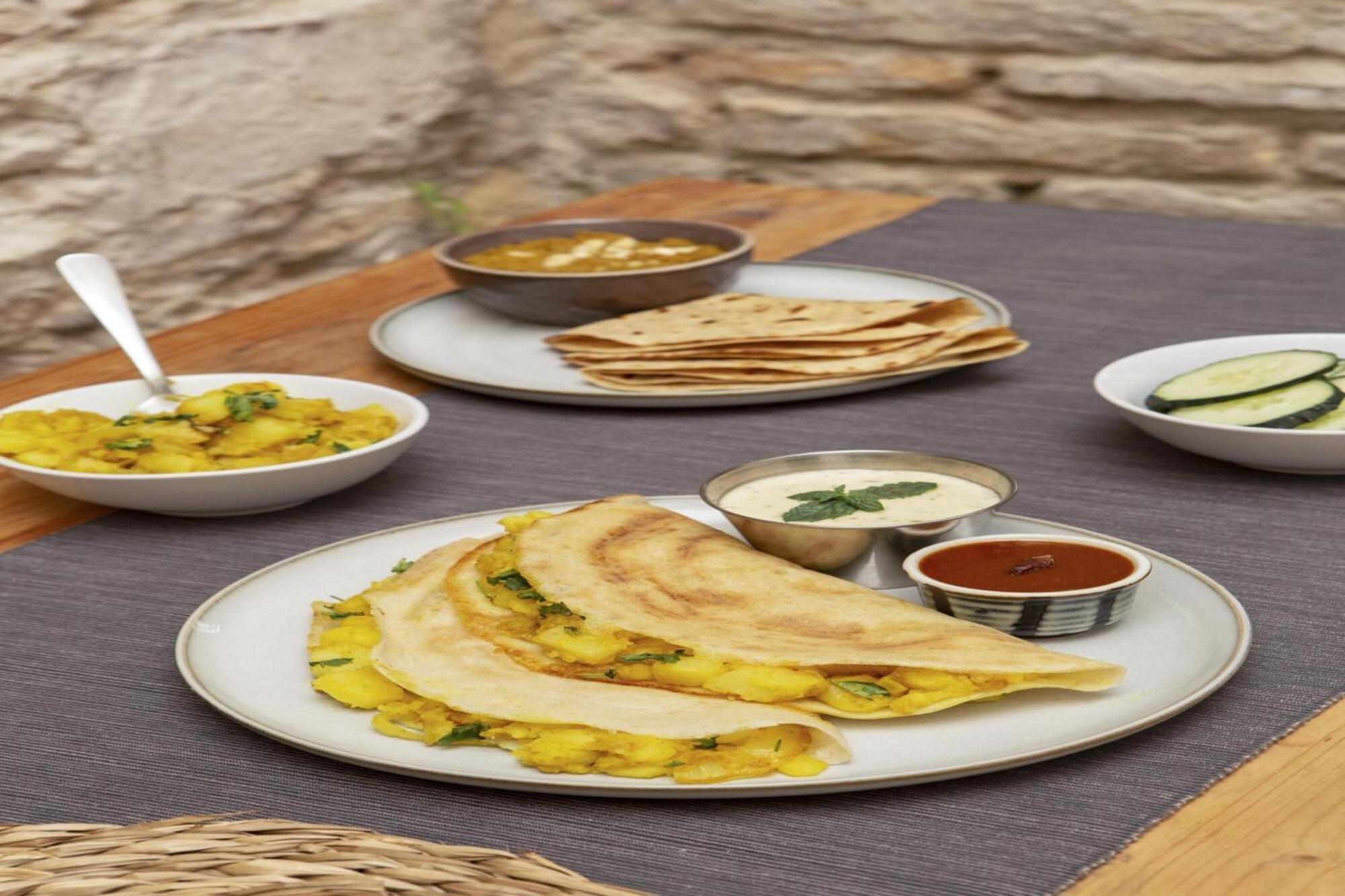 Hotel Fabhotel Grand Vista - Nr Bhartiya Mall - Mall Of