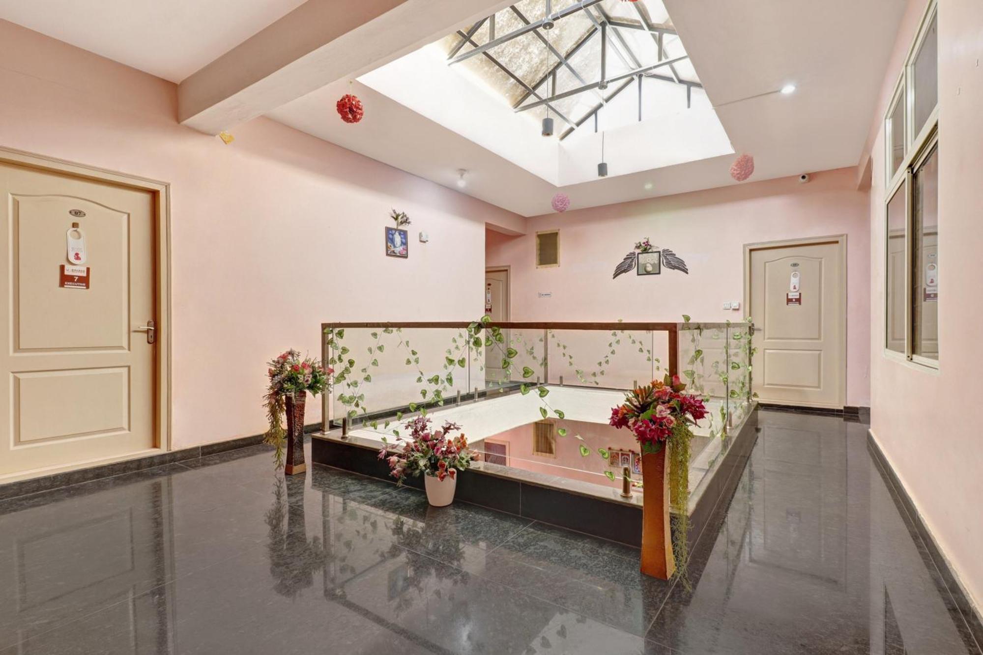 Hotel O Golden 4*