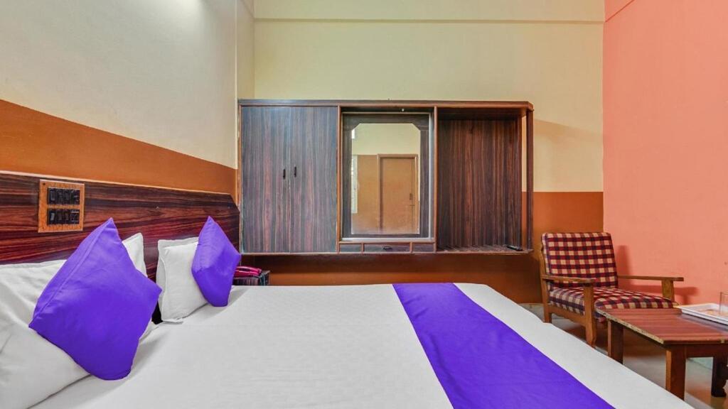 Pawan Sree Hotel *