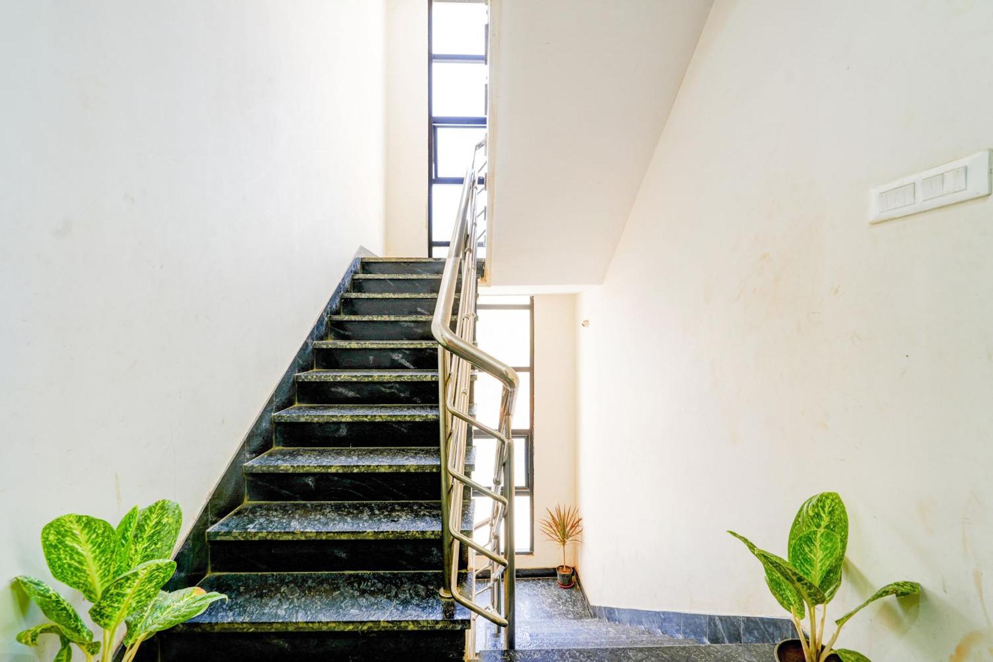 O High Bar Boarding And Lodging * Bangalore