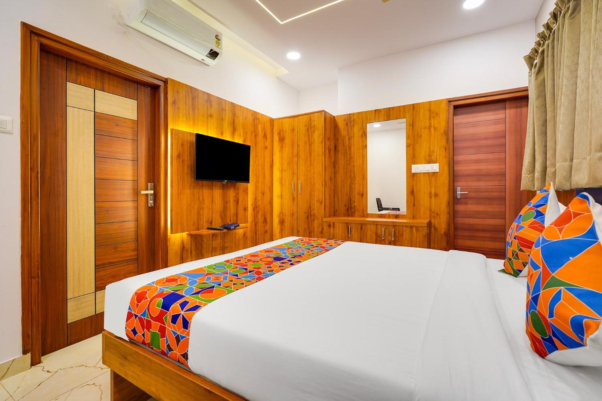 Hotel Fabhotel Royal Grand - Basaveshwar Nagar 3*