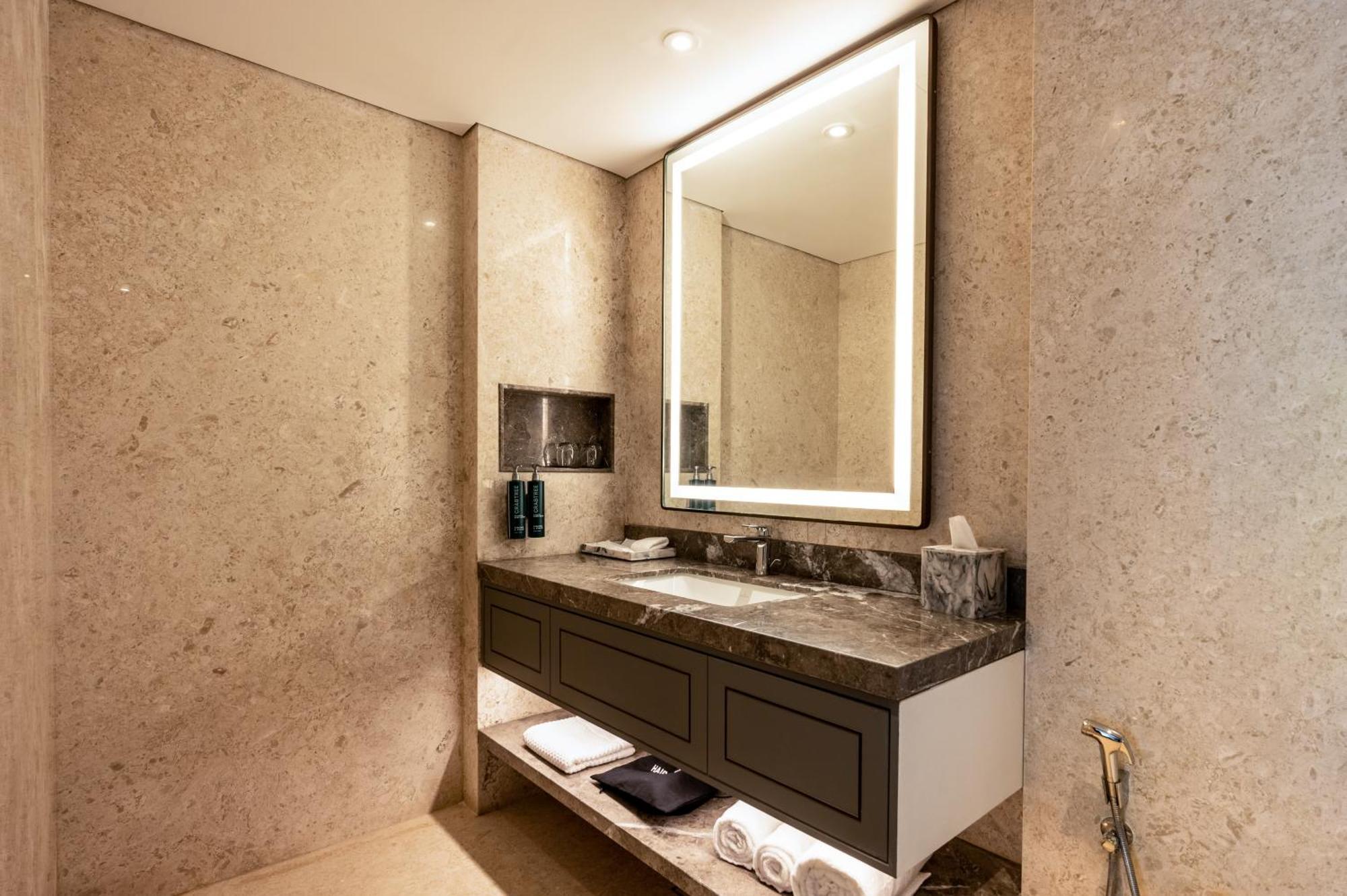 Doubletree By Hilton Whitefield Hotel