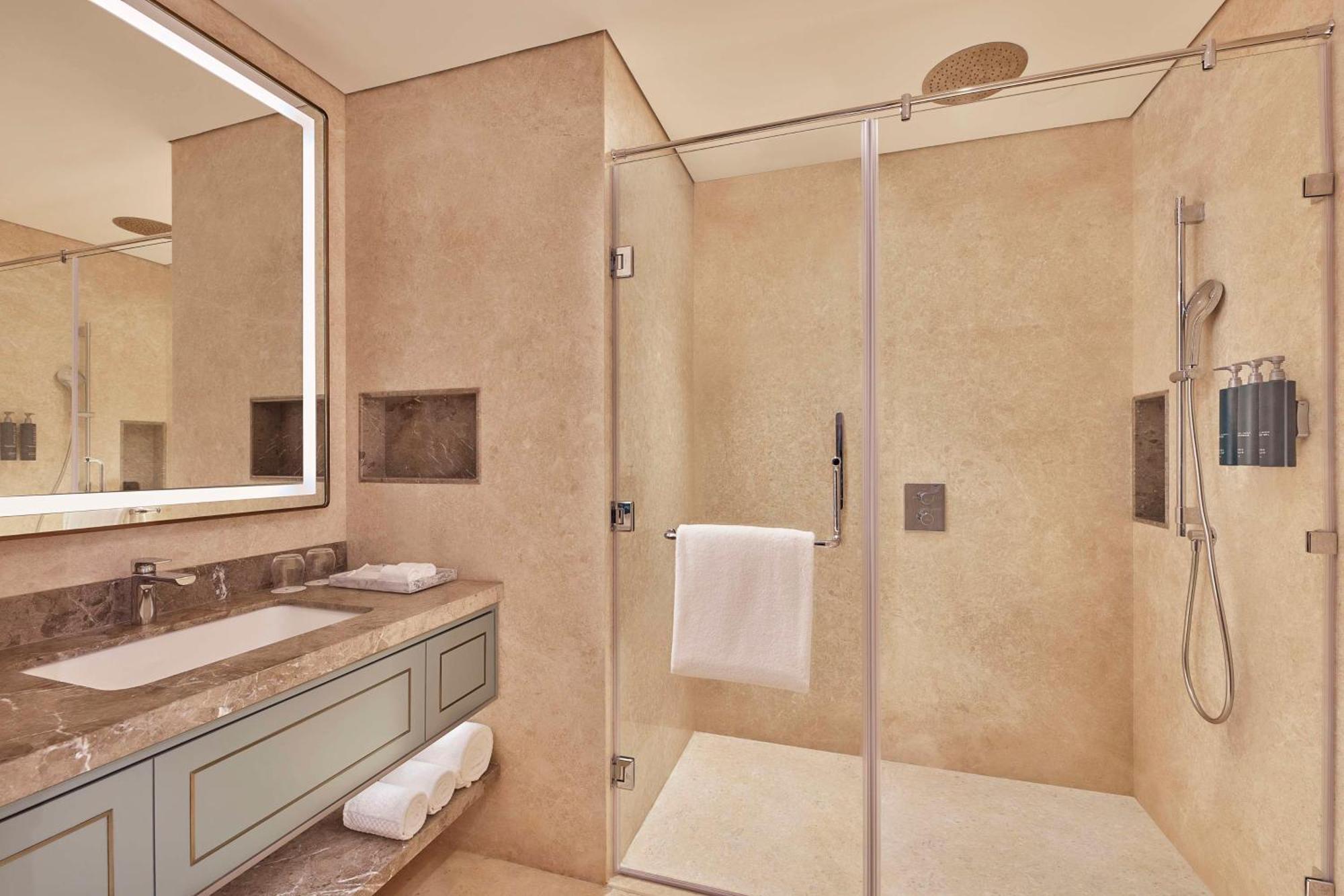 Hotel Doubletree By Hilton Whitefield Bangalore