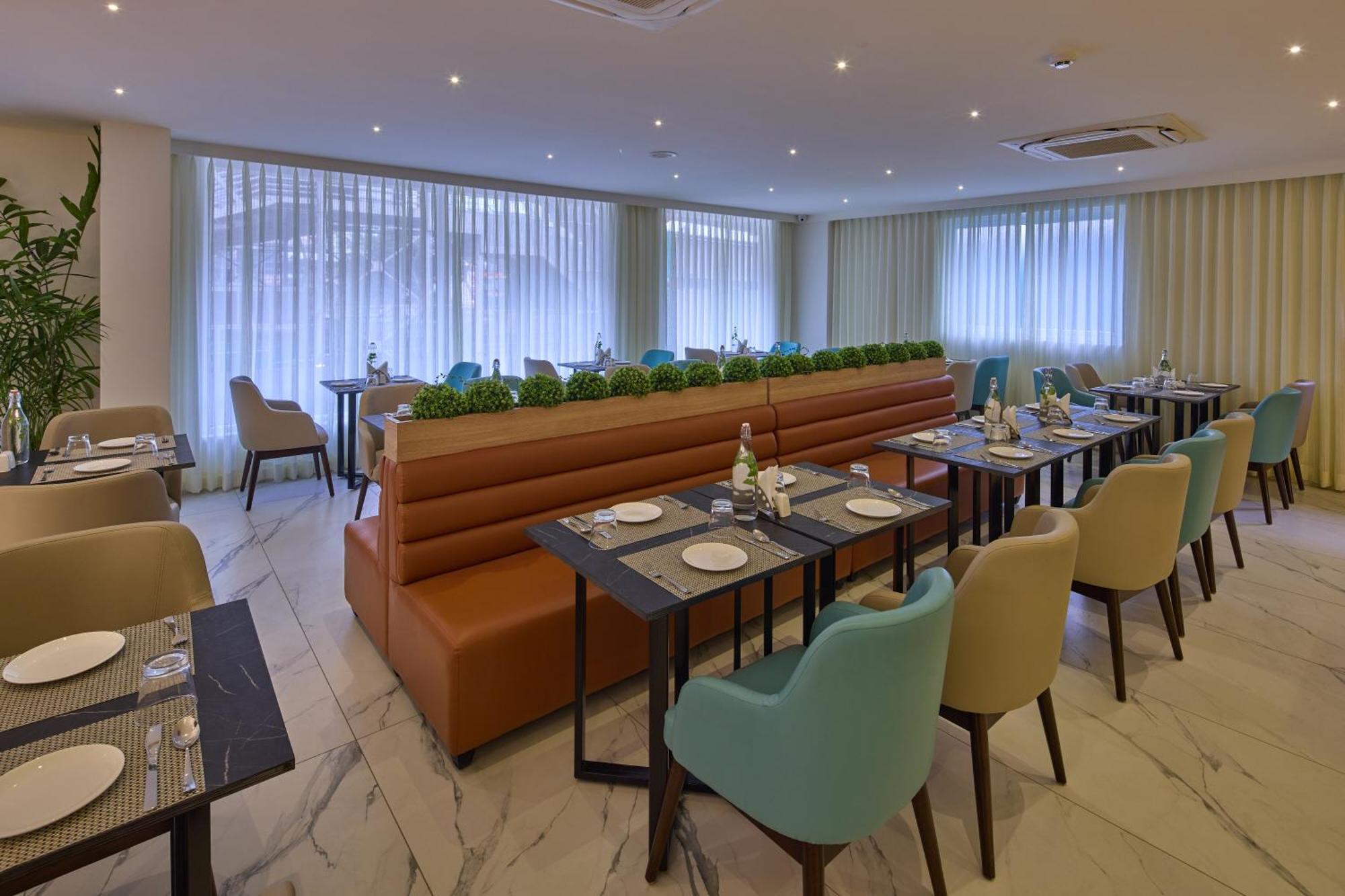 Hotel Grand Continent Hebbal A Sarovar Portico Affiliate 4*