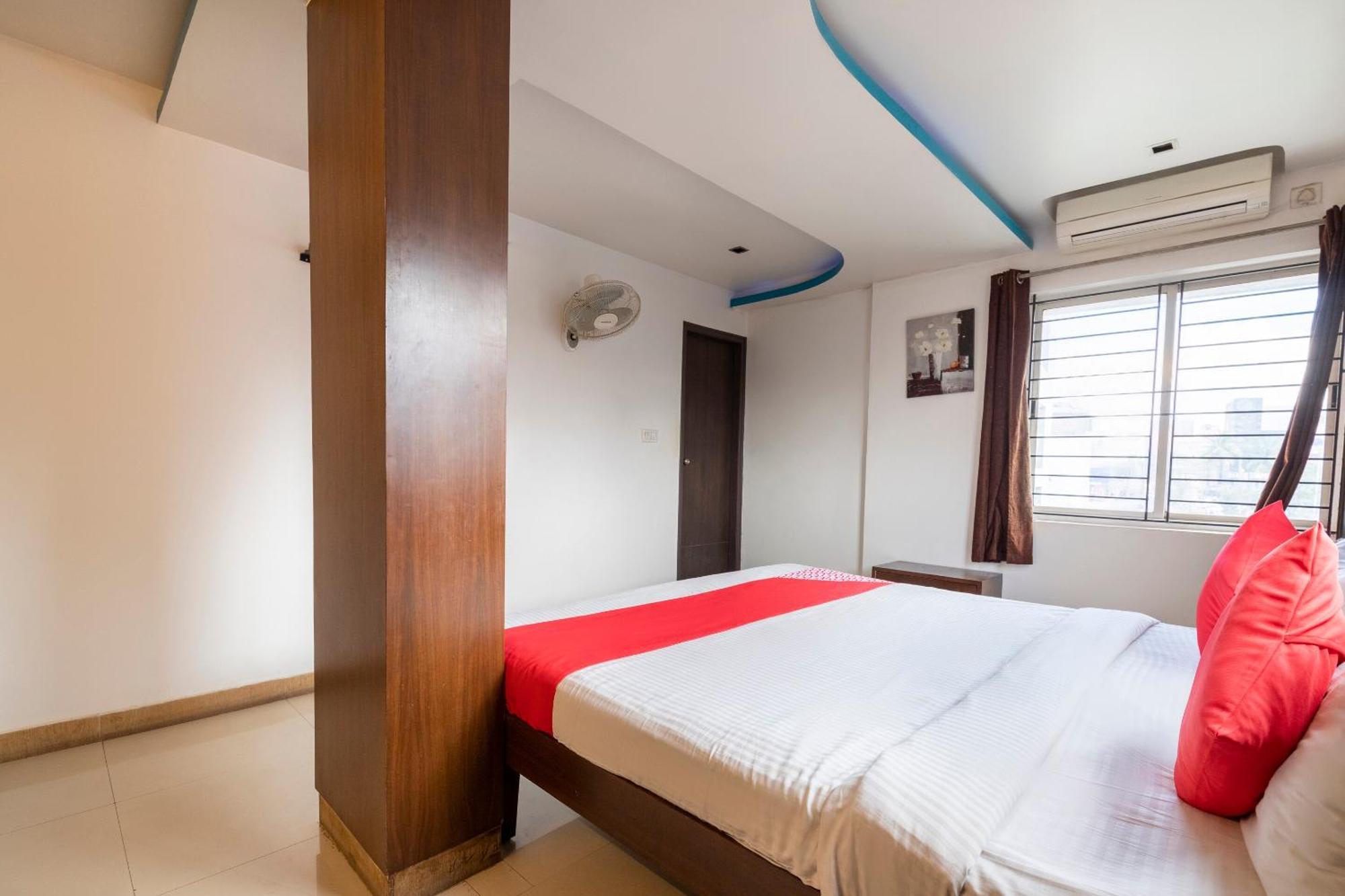 71863 The Red Velvet Opposite Novel Office Marathahalli Bridge. Hotel 3*