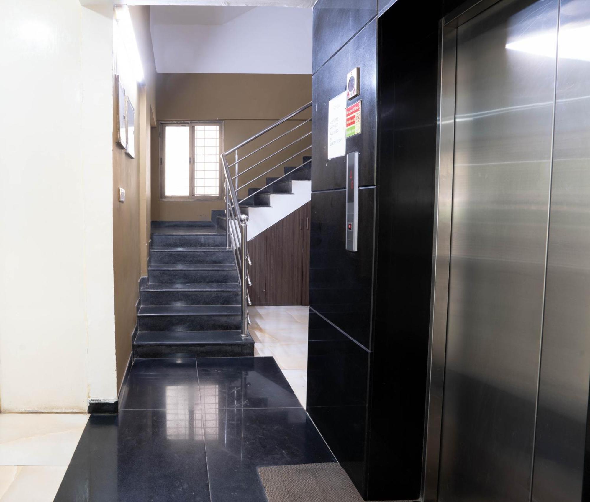 Compact Tea Square Bed & Breakfast Bangalore