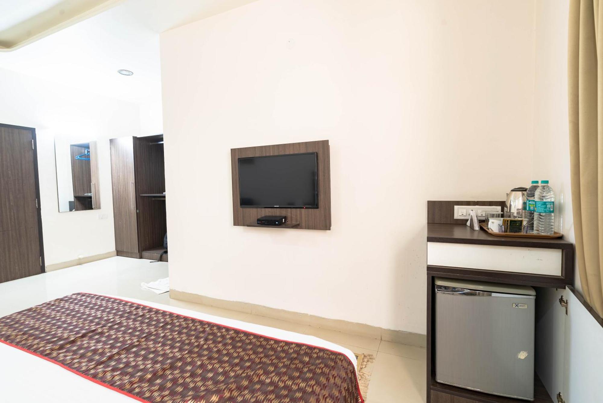 Compact Tea Square Bed & Breakfast