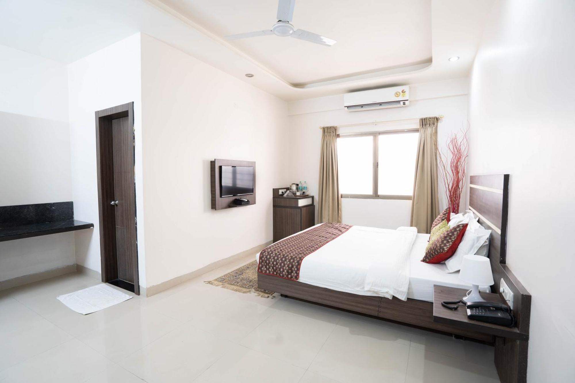 Compact Tea Square Bed & Breakfast *