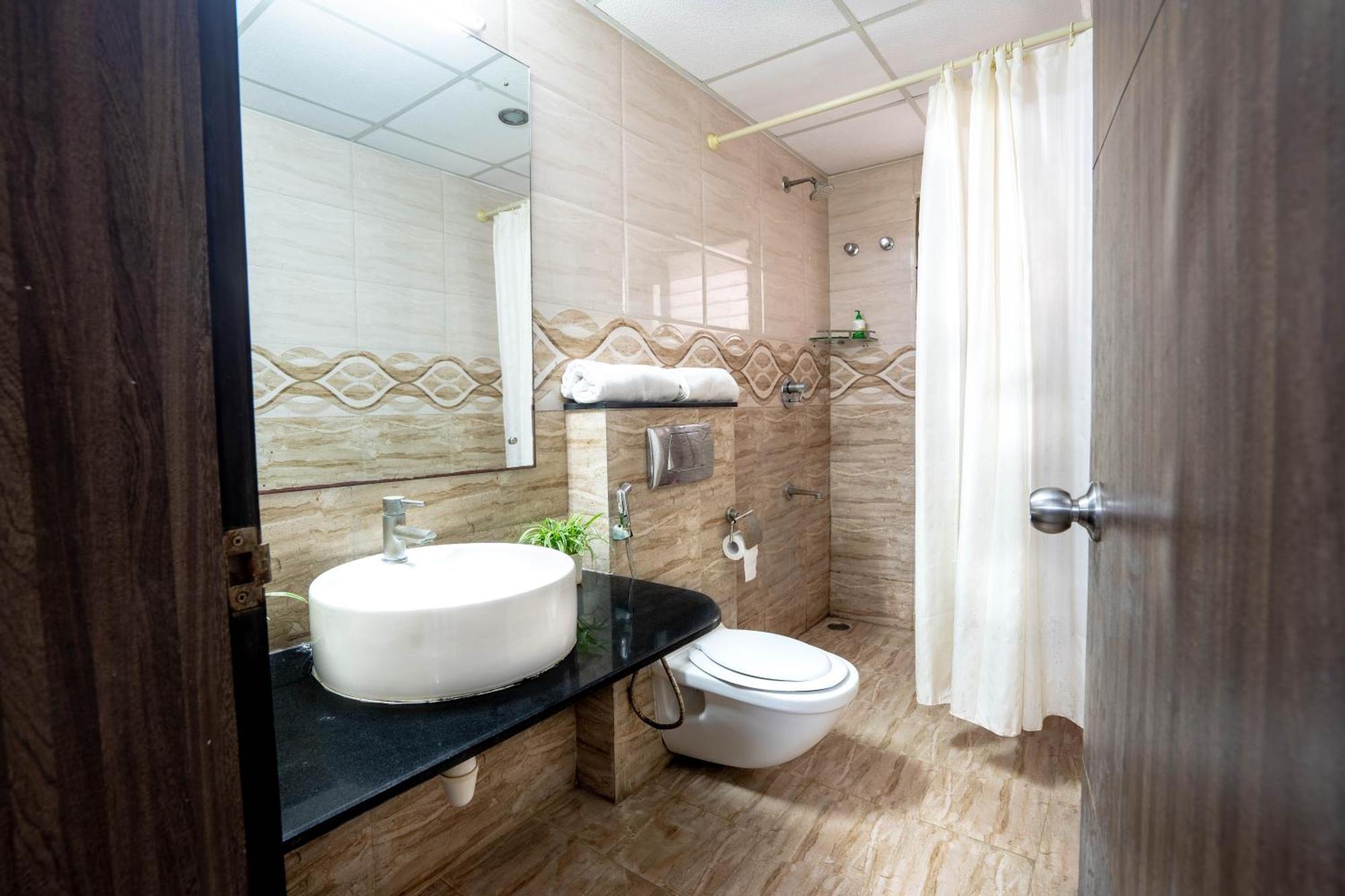 Compact Tea Square Bed & Breakfast Bangalore