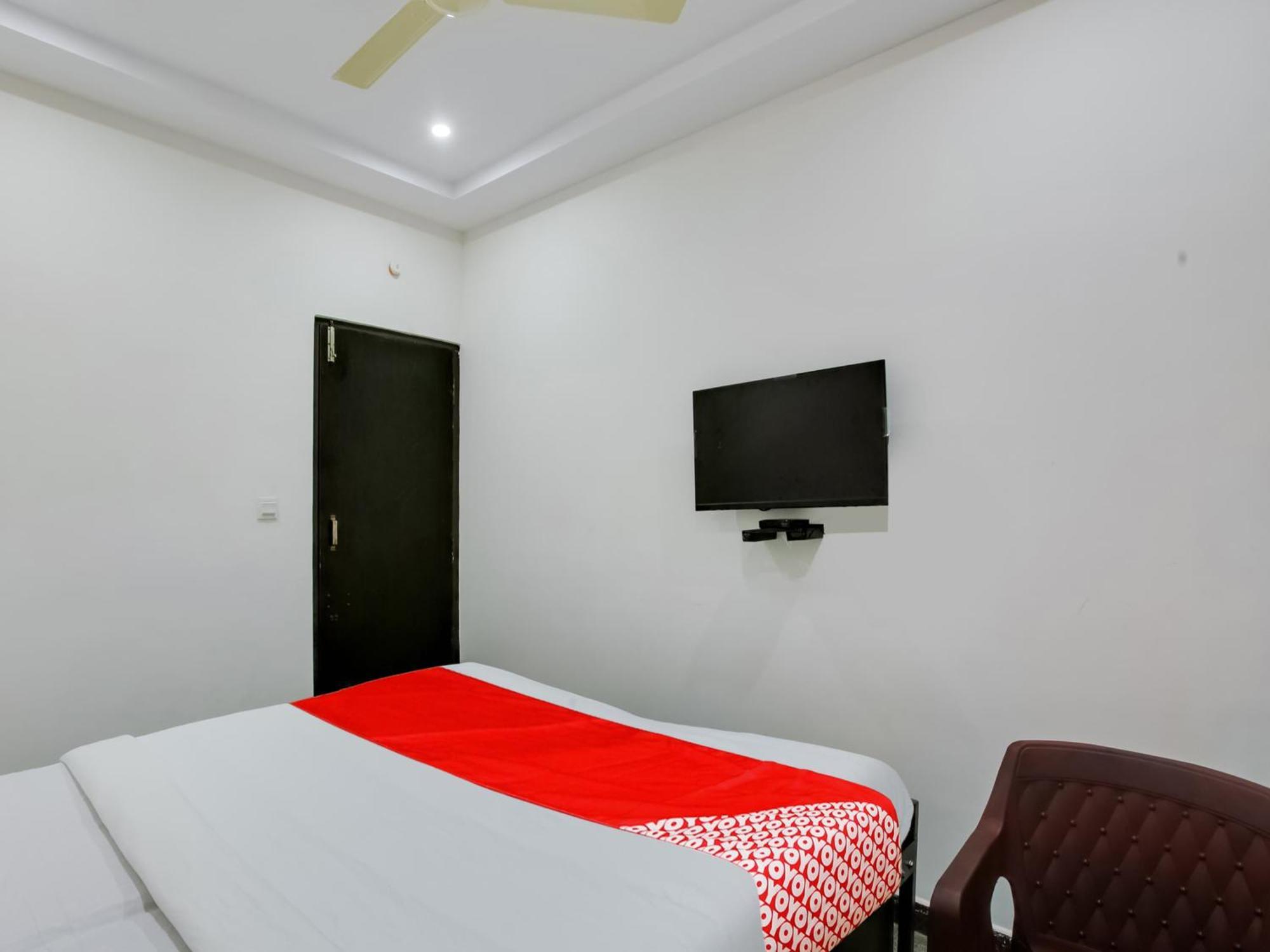 O Manjushree Boarding & Nearby Dr.br Ambedkar Stadium Basveshwar Nagar Hotel 4*