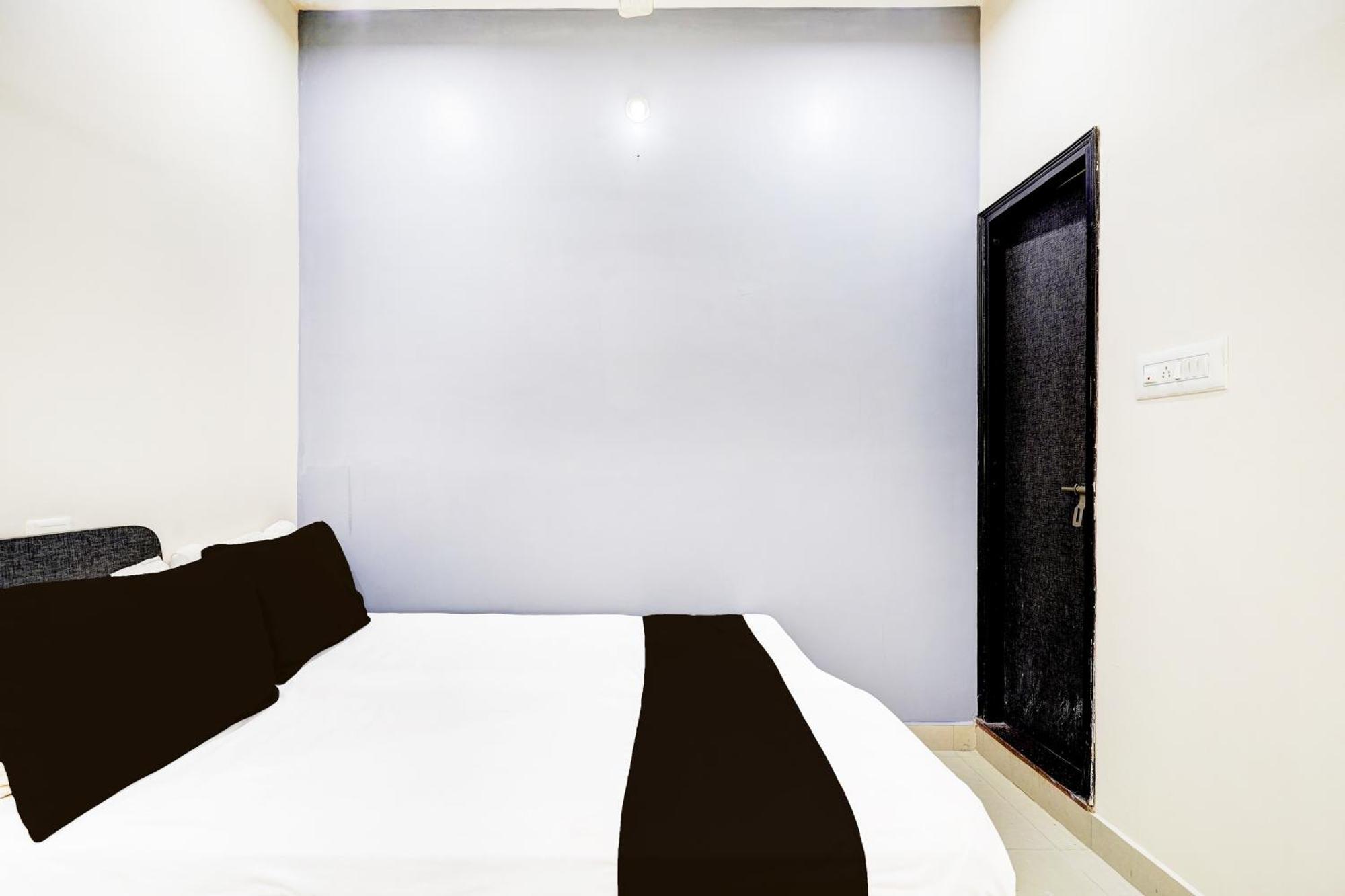 Nagananda Residency Hotel 2*