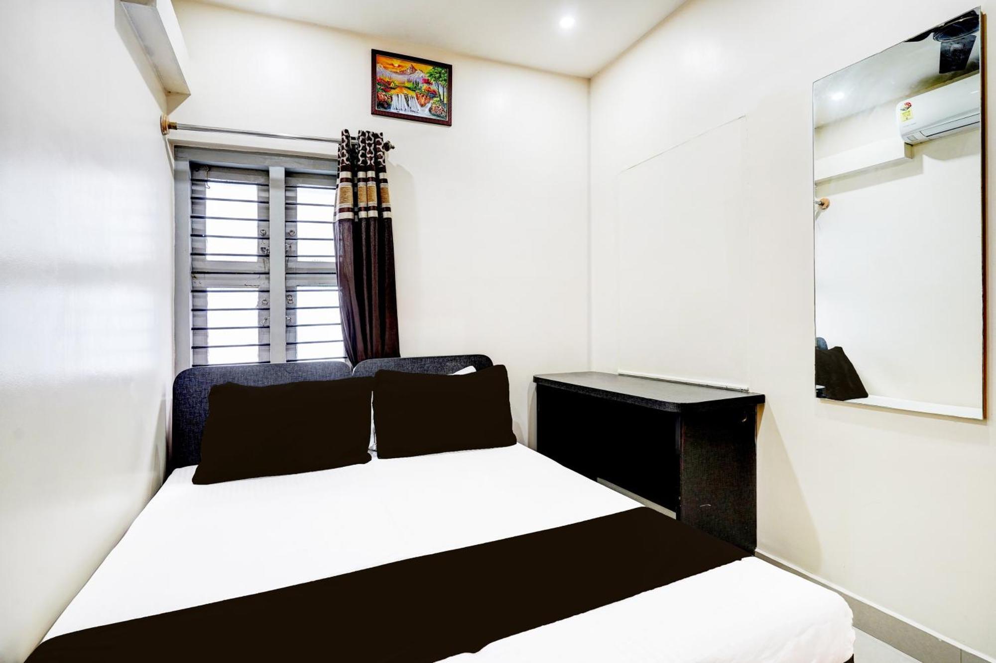 Hotel Nagananda Residency 2*