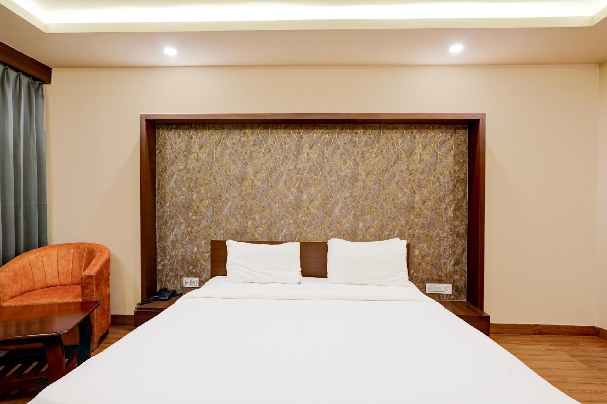 Super Townhouse Oak Mahadevapura Opposite Phoenix Mall 4*