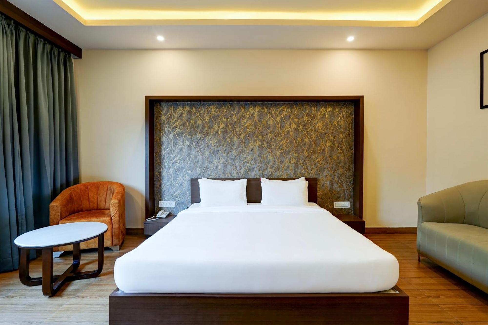 Super Townhouse Oak Mahadevapura Opposite Phoenix Mall Bangalore