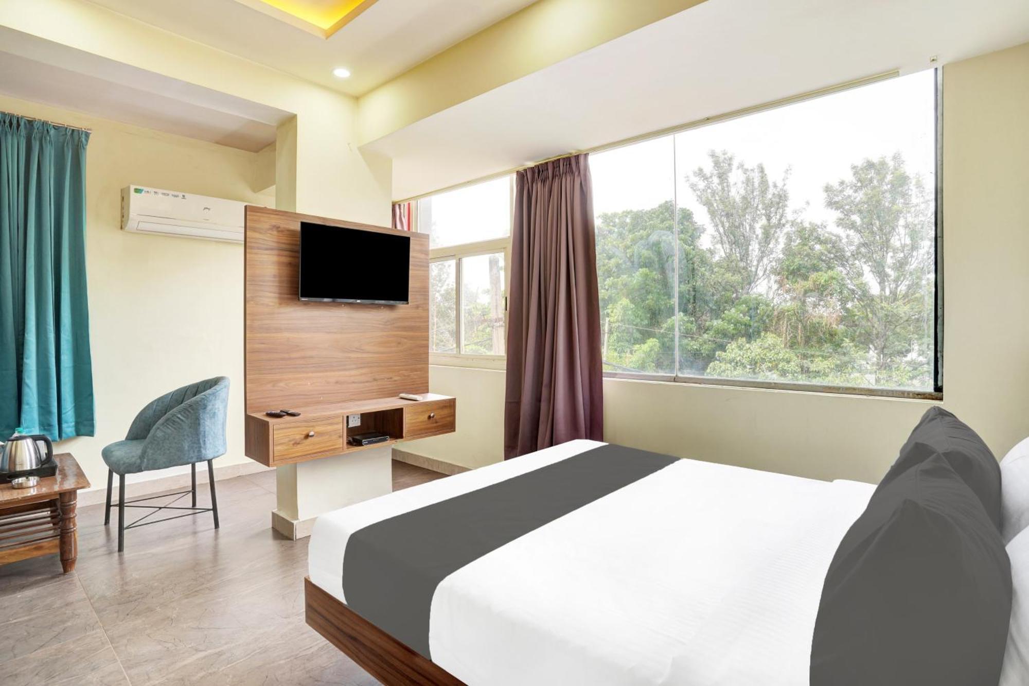 Hotel O Gayathri Metro Deluxe 3*