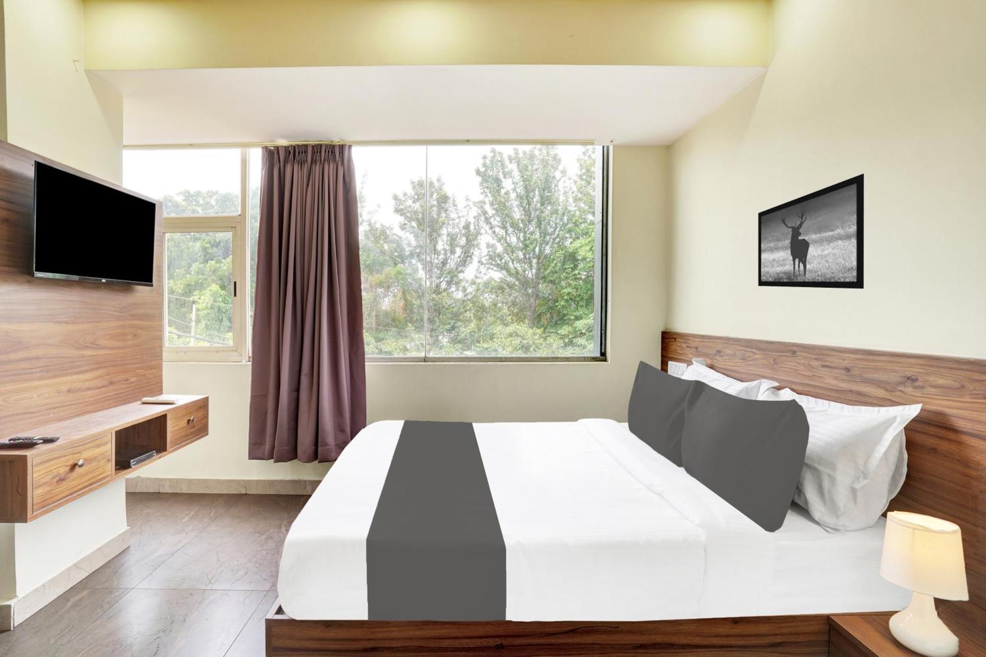 O Gayathri Metro Deluxe 3* Bangalore