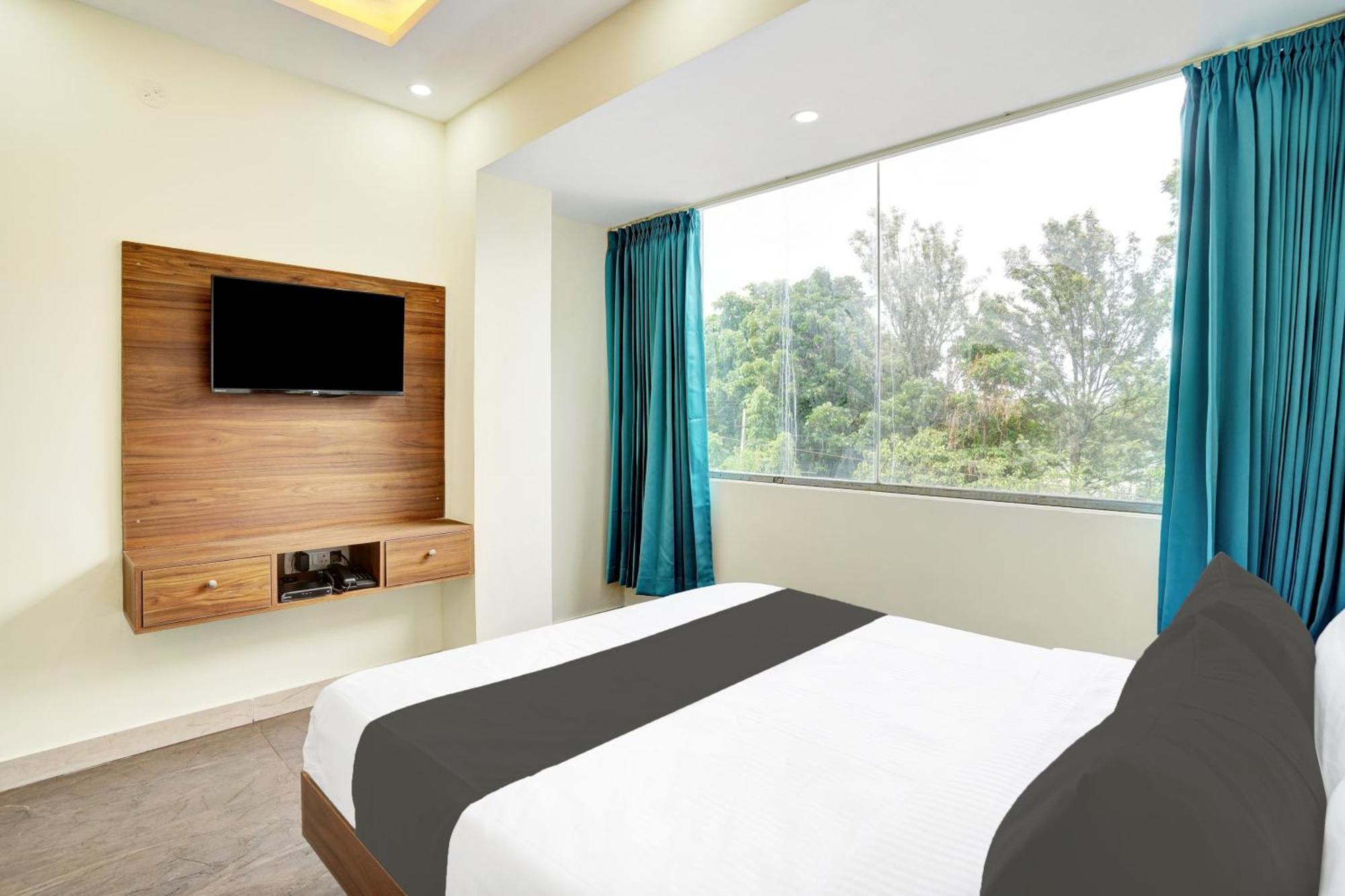 O Gayathri Metro Deluxe Hotel 3*