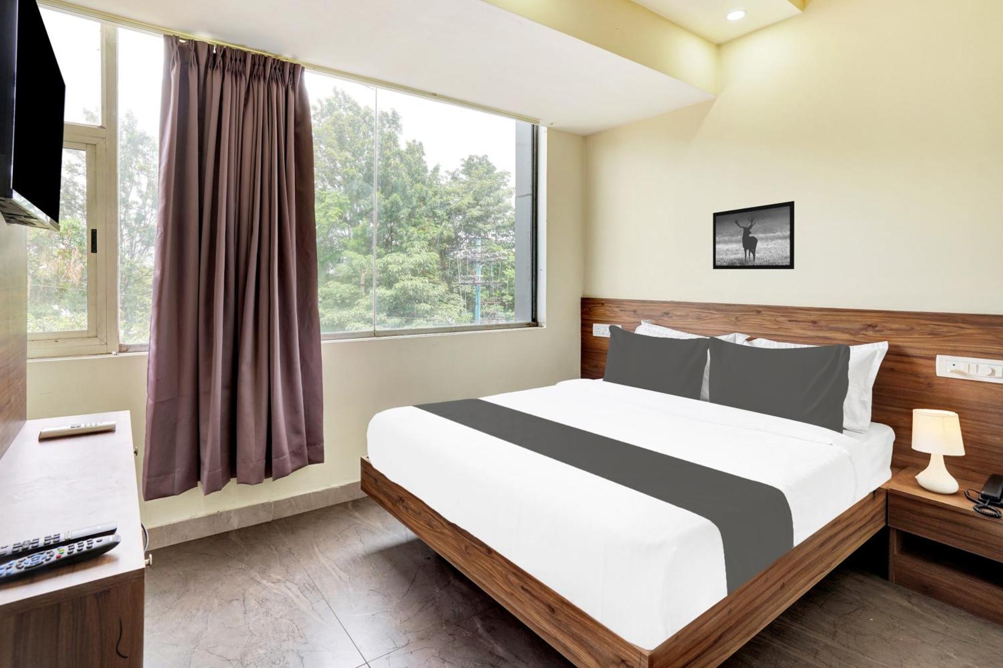 Hotel O Gayathri Metro Deluxe 3*