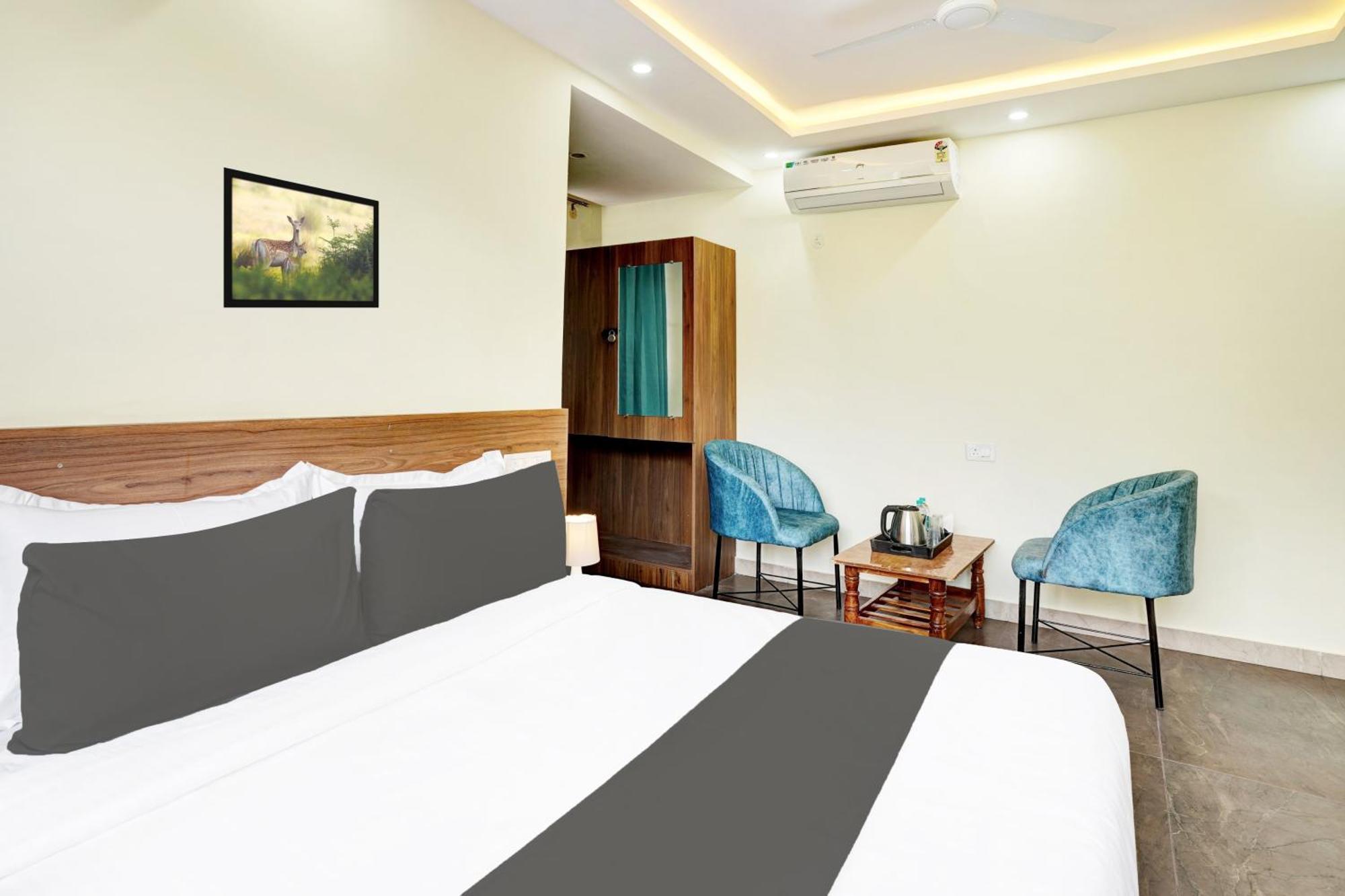 Hotel O Gayathri Metro Deluxe