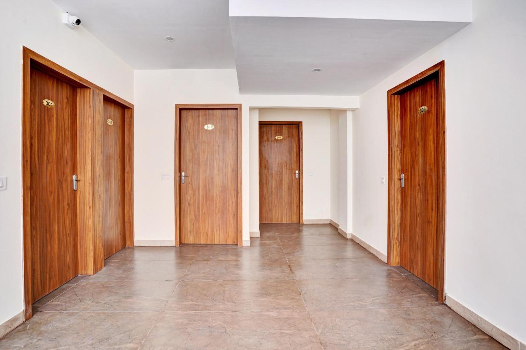 Hotel O Gayathri Metro Deluxe Bangalore