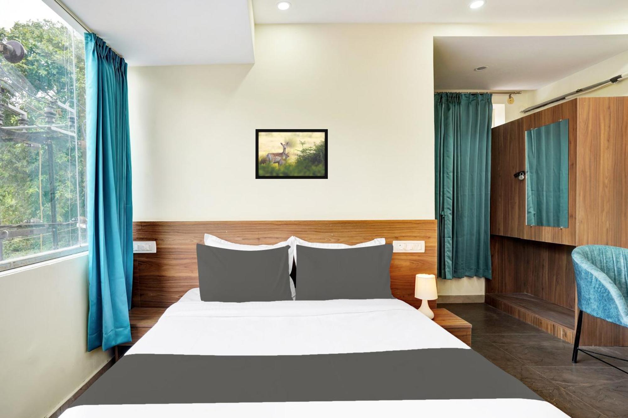 O Gayathri Metro Deluxe Bangalore