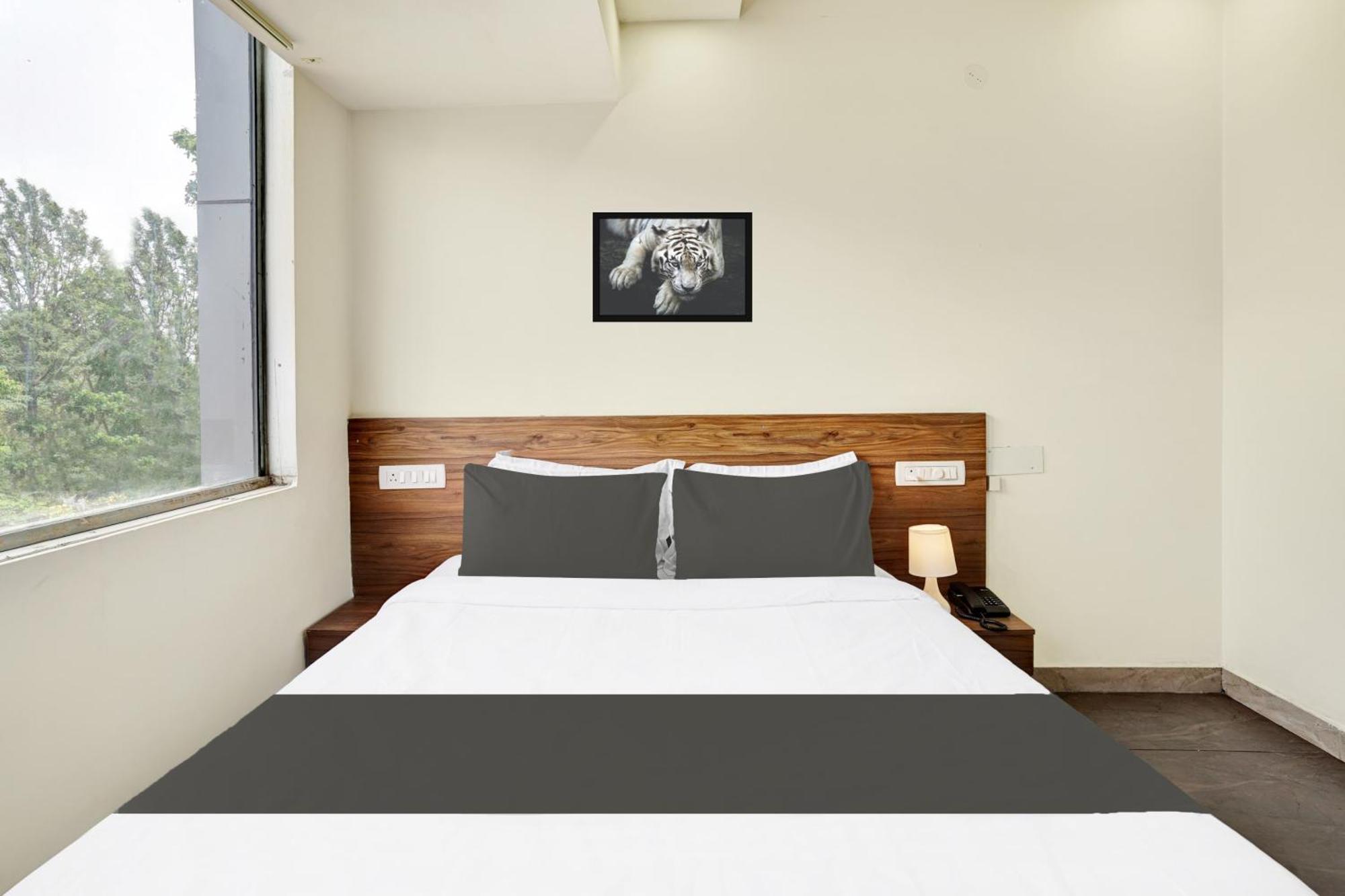 O Gayathri Metro Deluxe 3* Bangalore