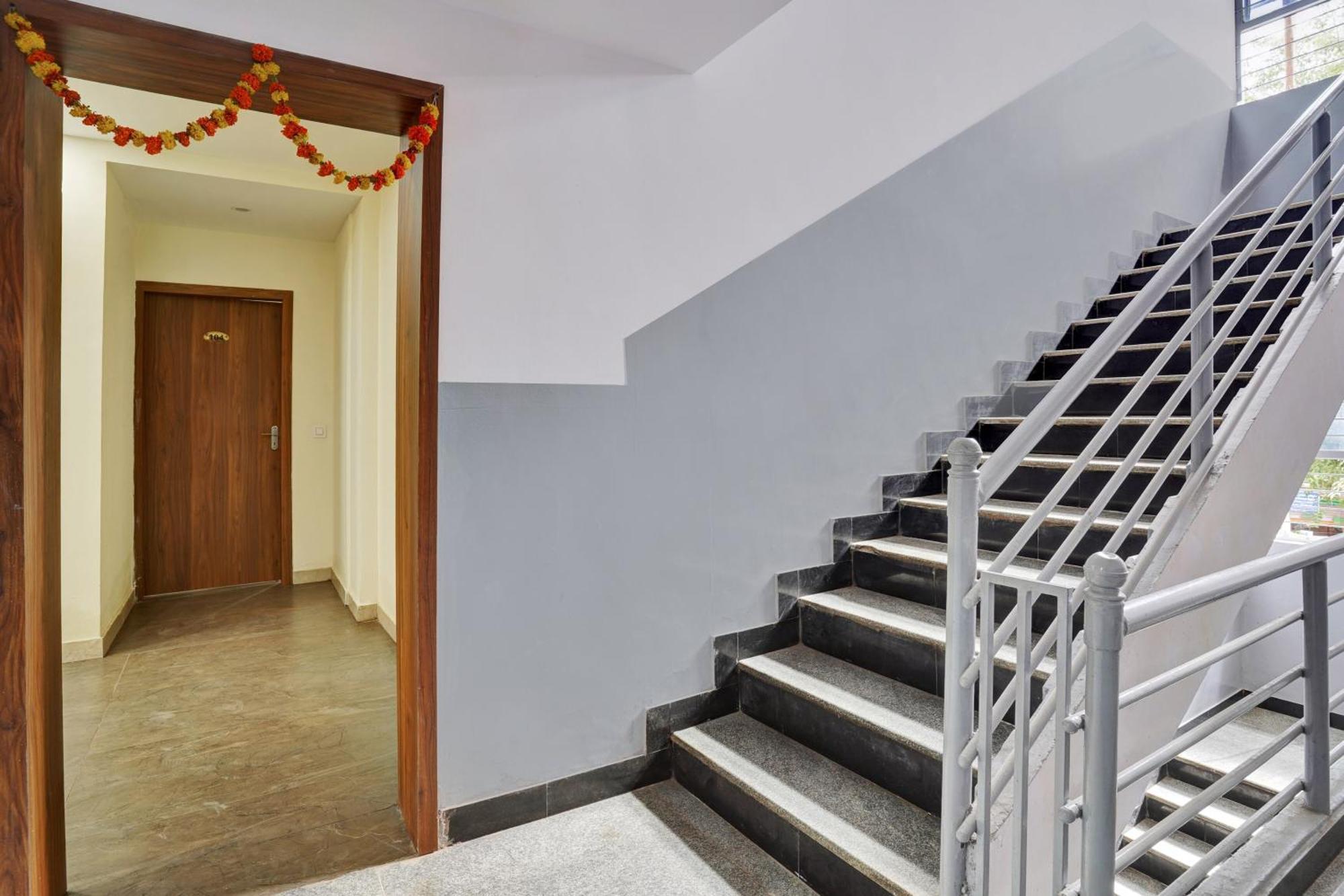 O Gayathri Metro Deluxe Hotel 3*