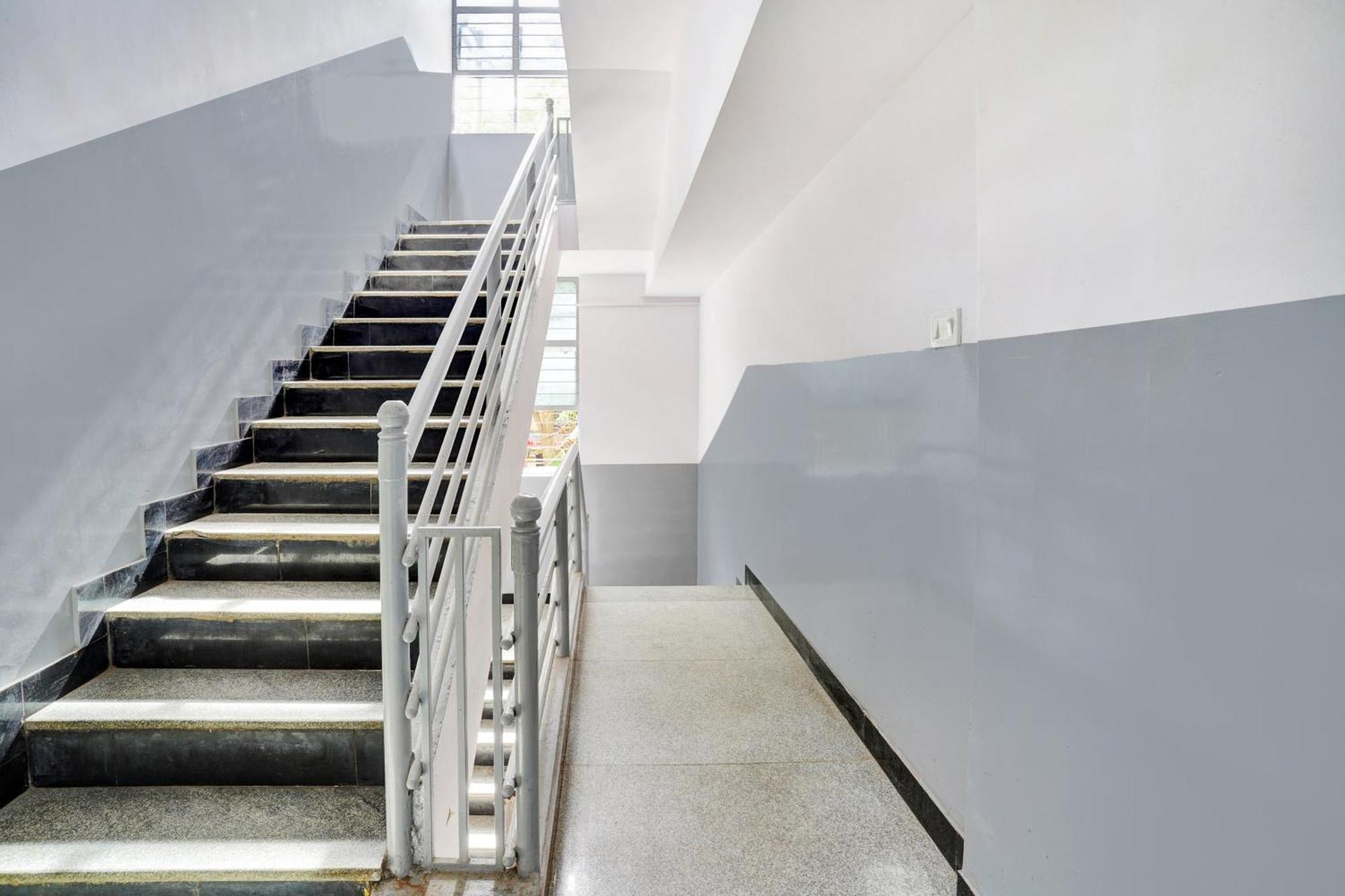 Hotel O Gayathri Metro Deluxe 3*