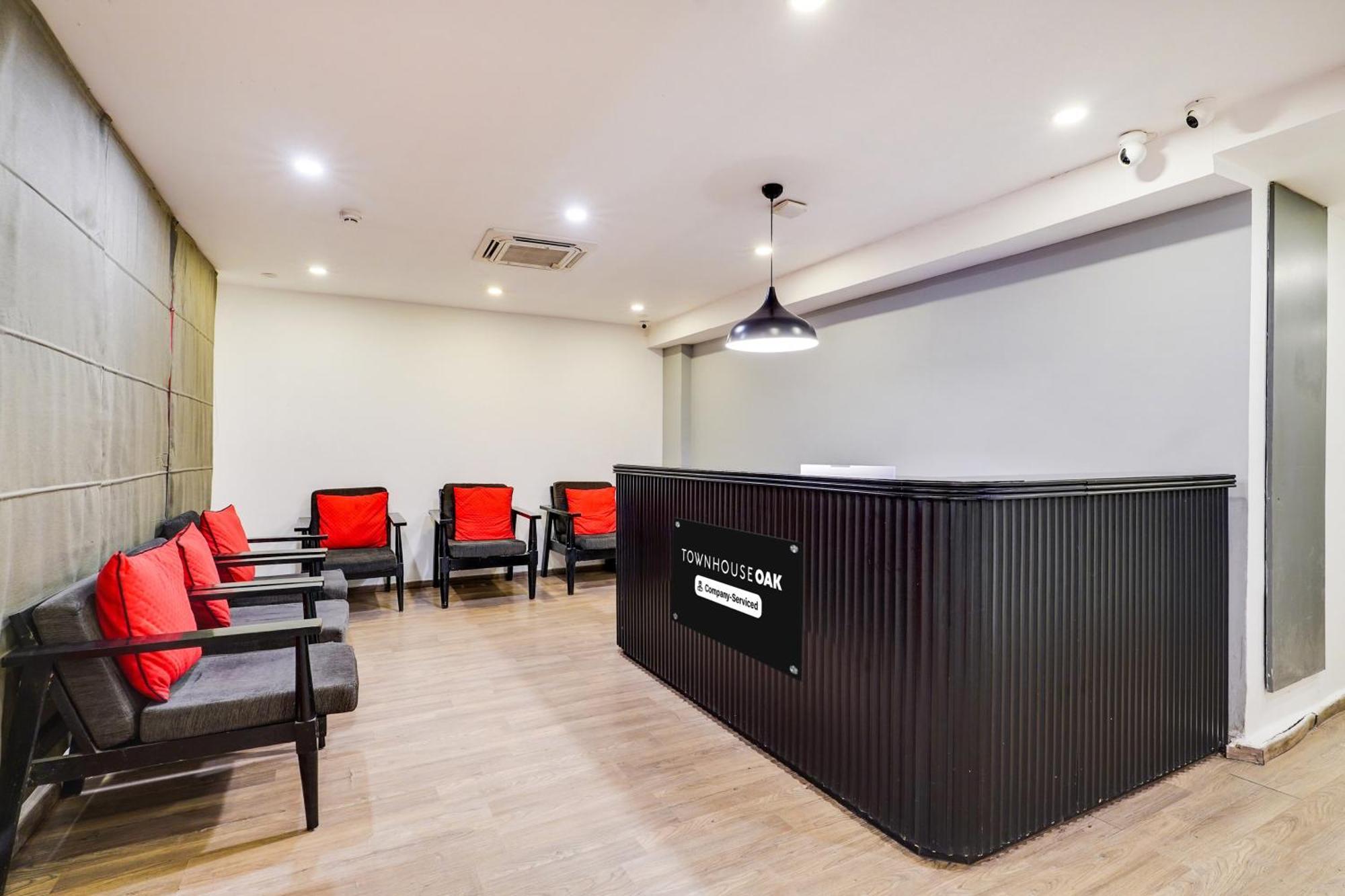 Super Townhouse Oak Indiranagar Hotel