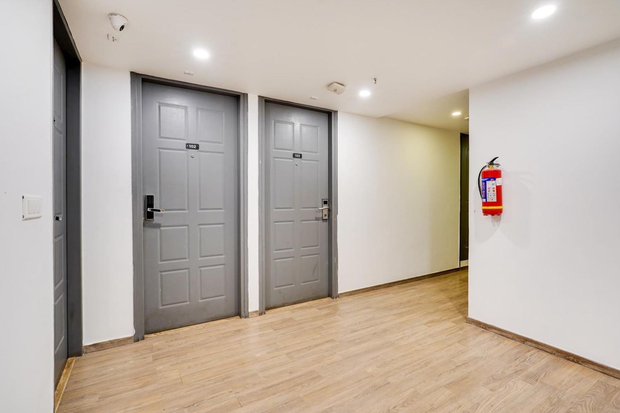 Super Townhouse Oak Indiranagar