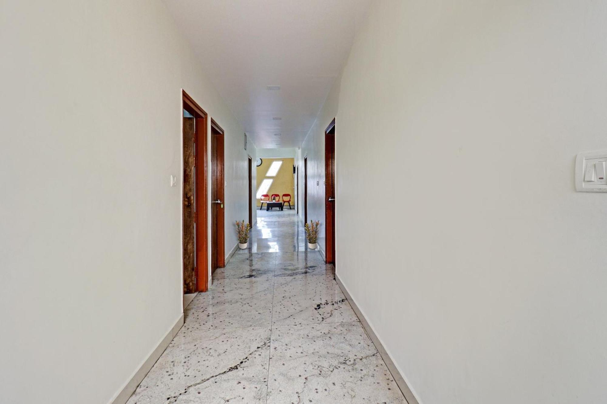 O Karanji Comforts Hotel 3*