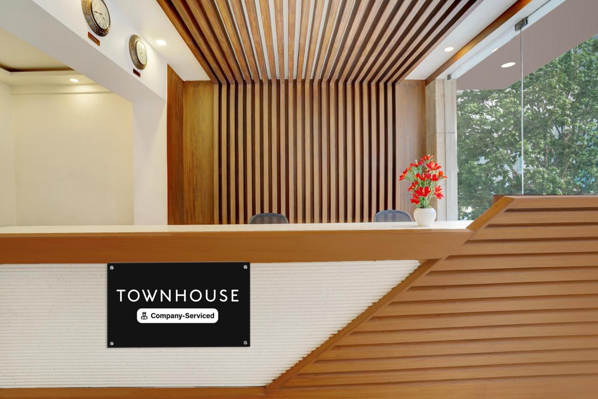 Super Townhouse Koramangala Hotel 4*