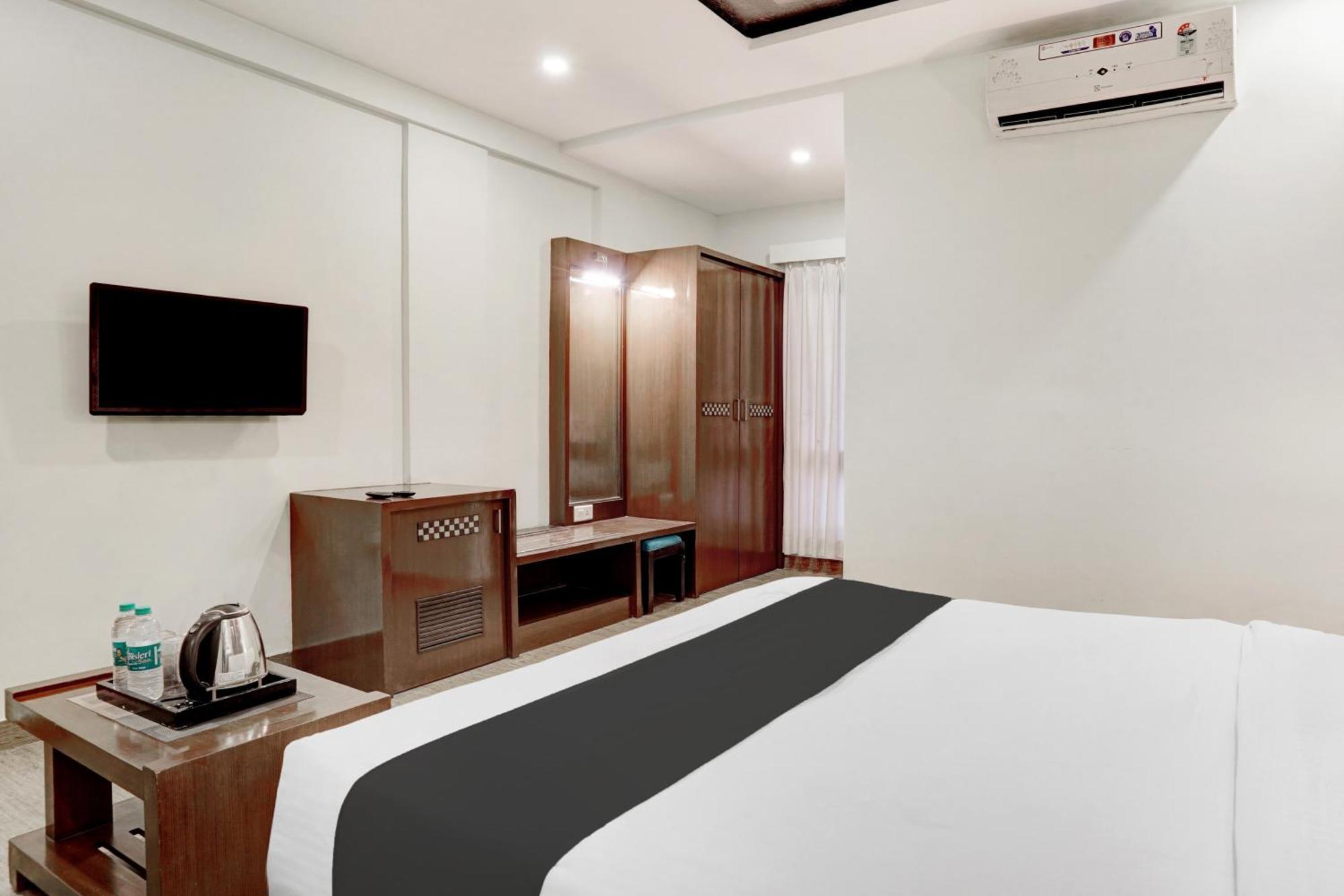 Super Townhouse Koramangala 4*
