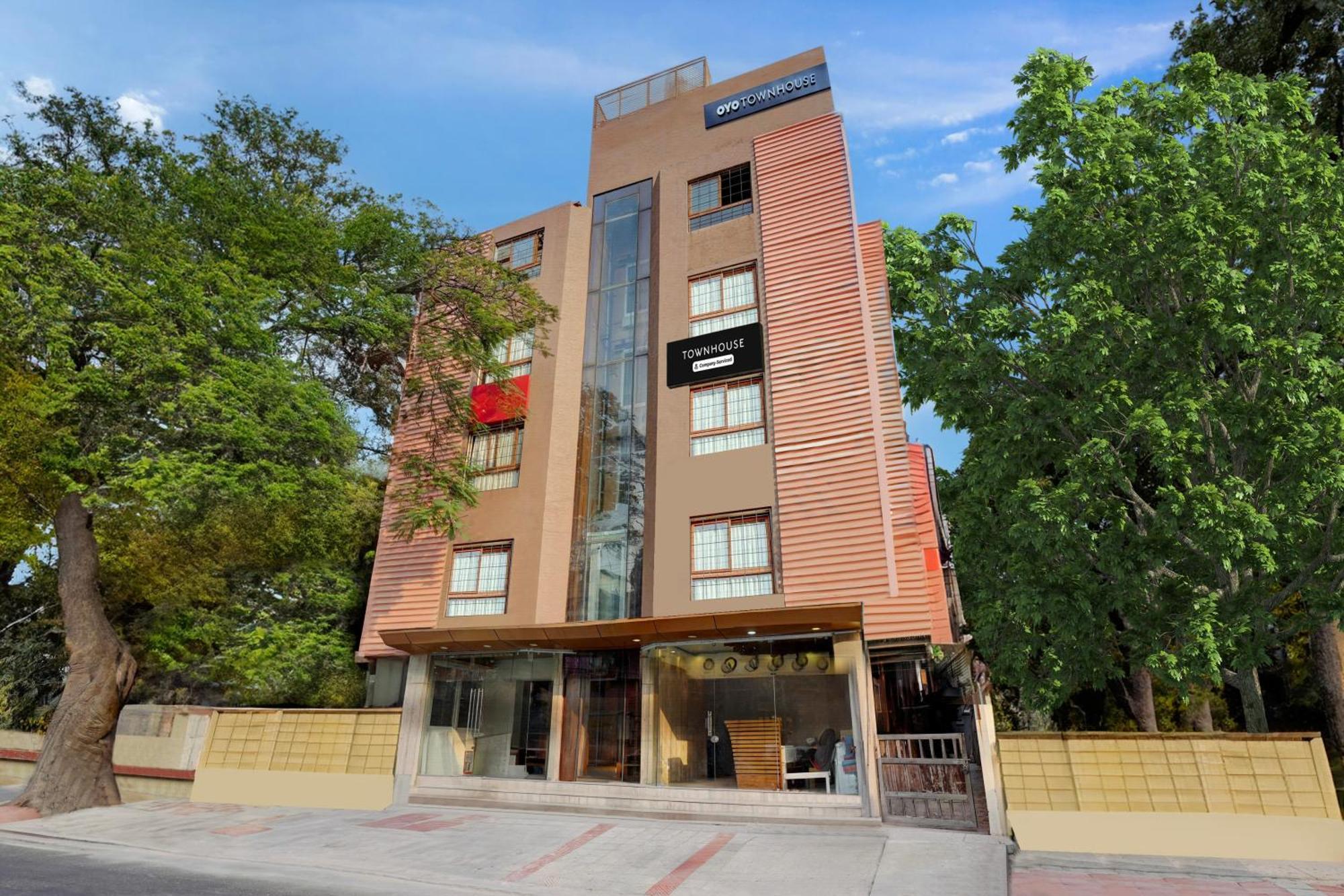 Super Townhouse Koramangala