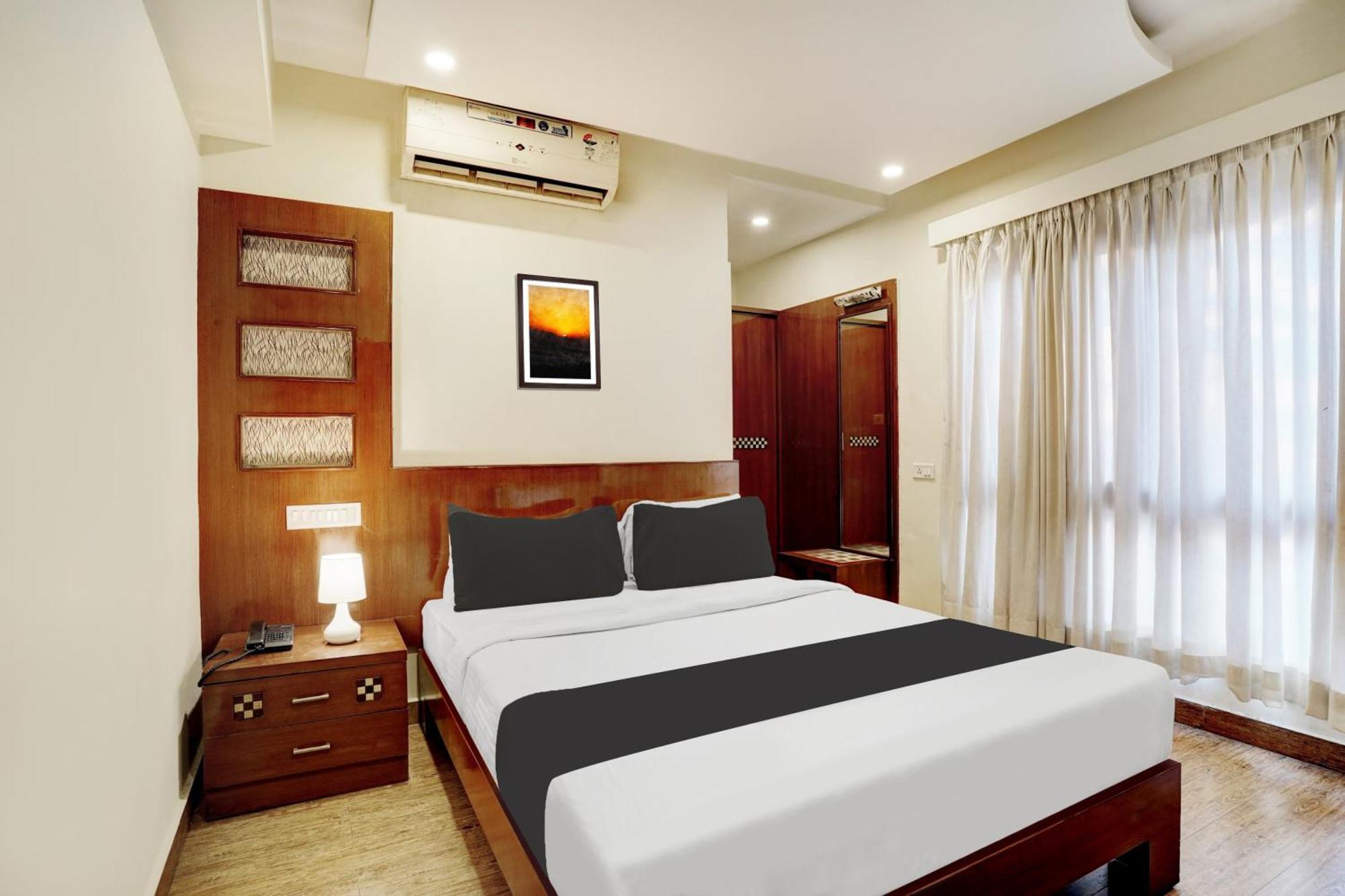 Super Townhouse Koramangala Hotel 4*