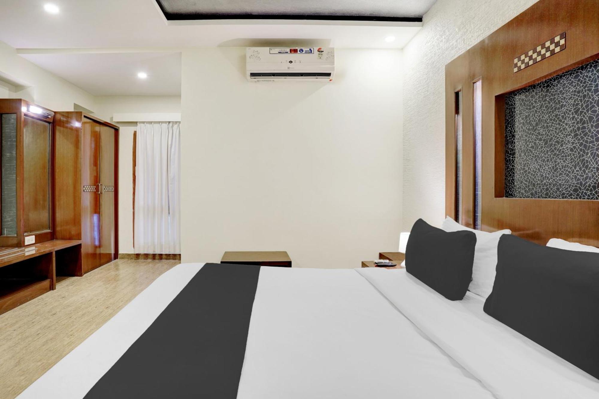 Super Townhouse Koramangala 4*