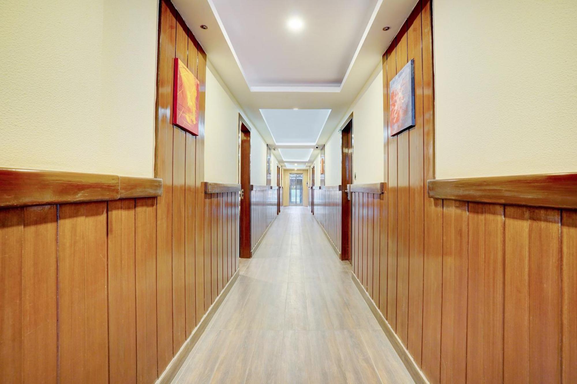 Super Townhouse Koramangala Hotel 4*