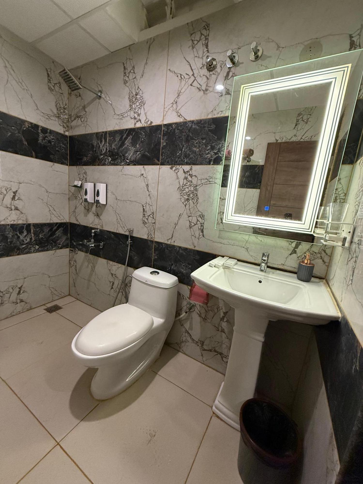 Hotel Lg 3*