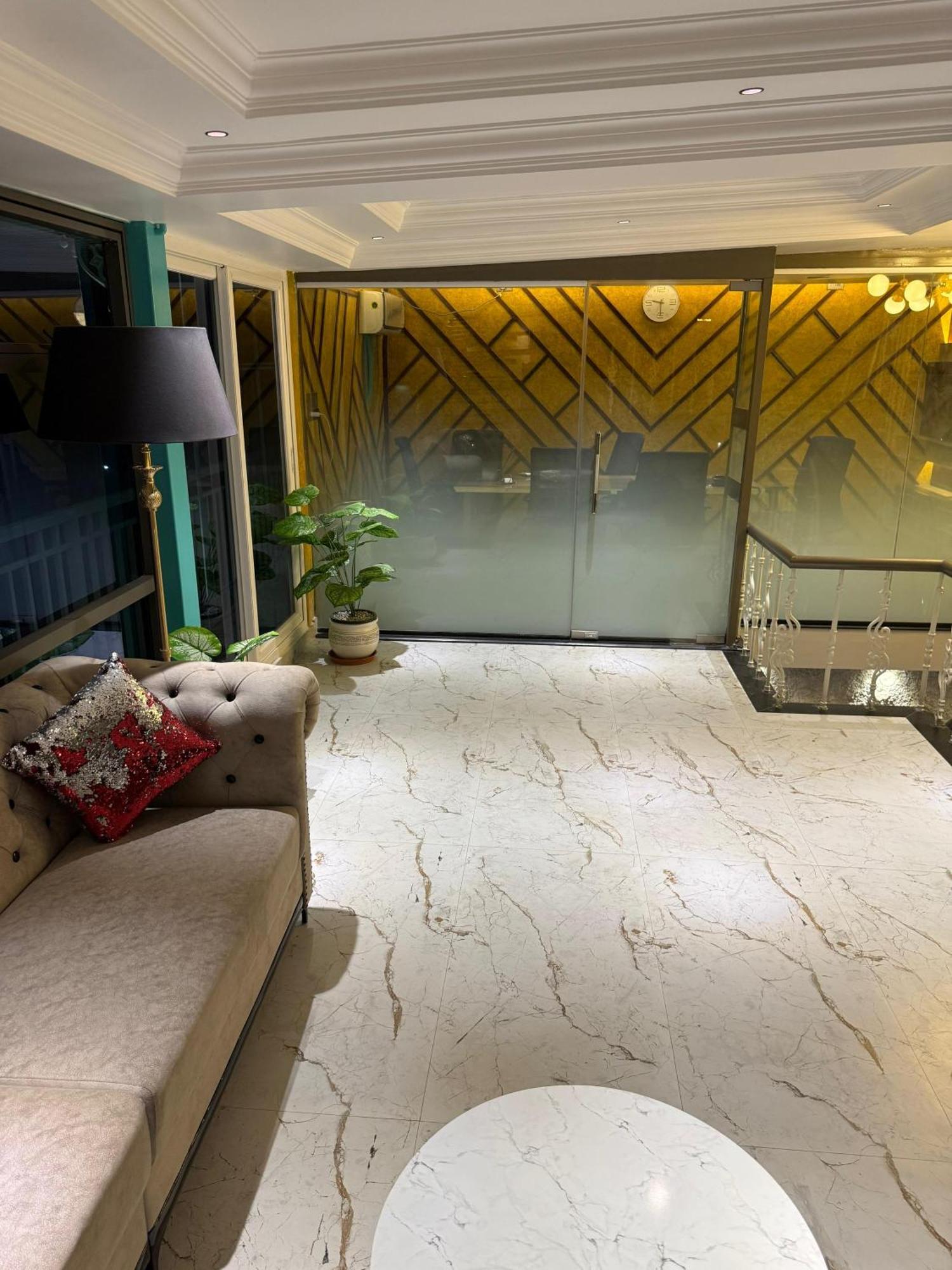 Lg Hotel 3*