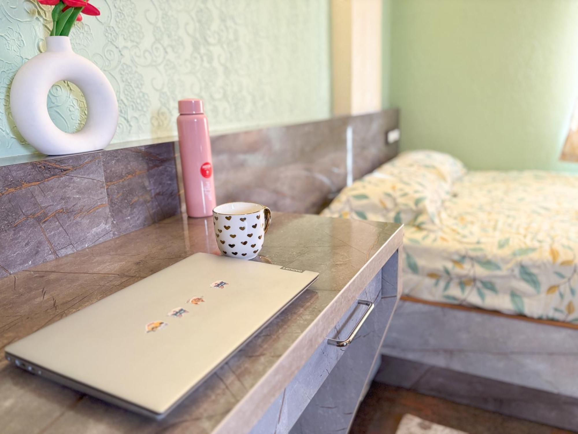 Visla Service Near Dlf Newtown Apartment *