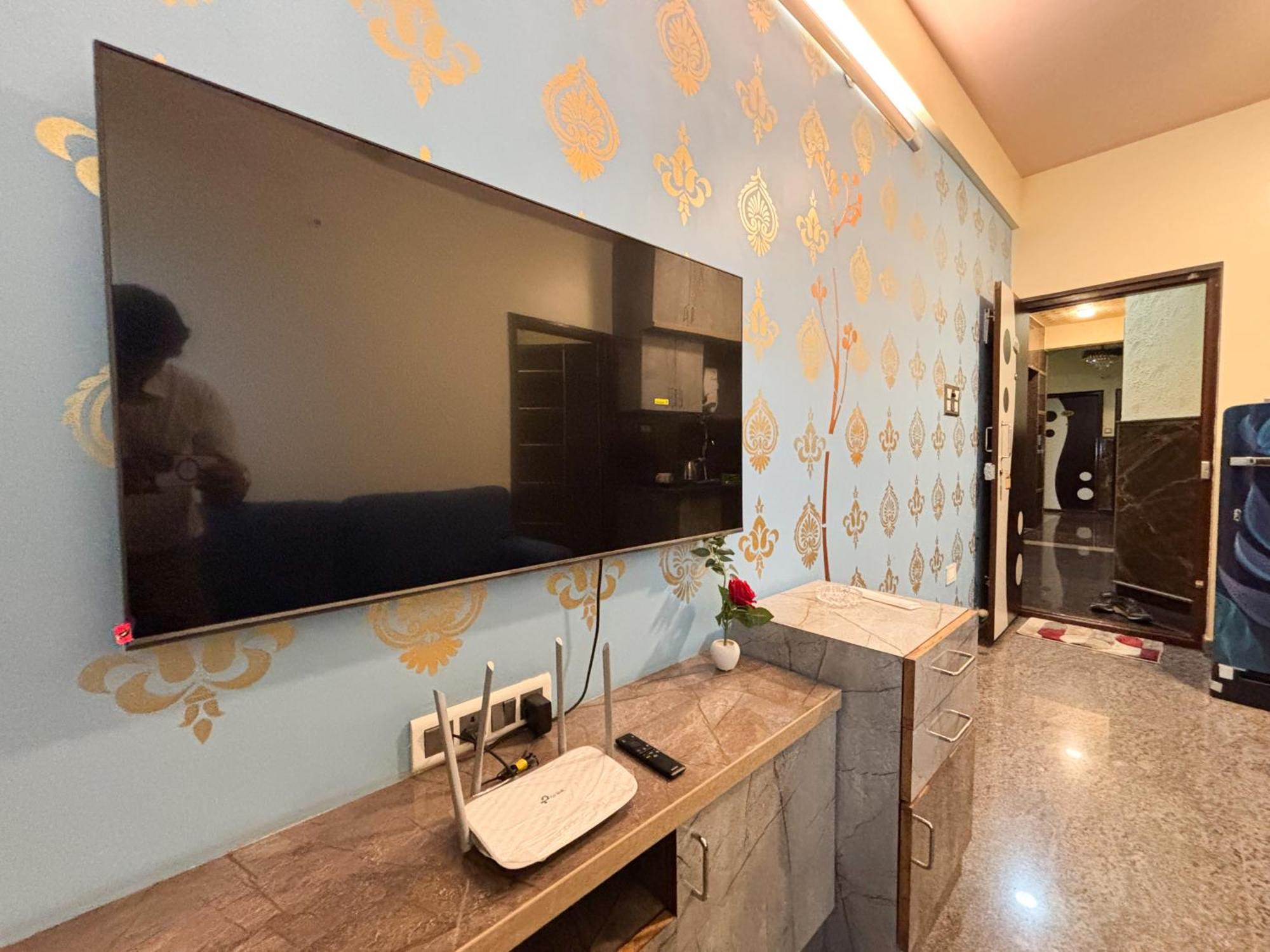 Apartment Visla Service Near Dlf Newtown *