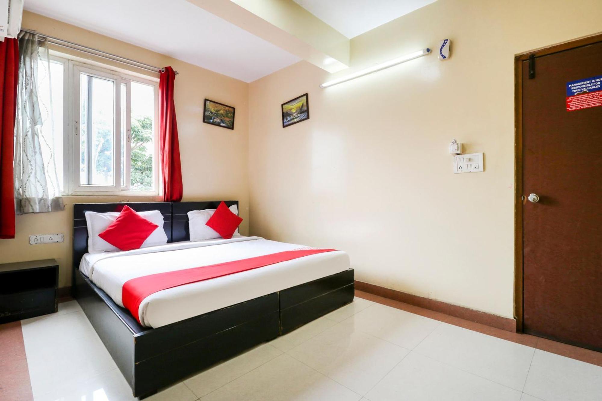 Hotel Collection O Tiara Near Christ Bangalore